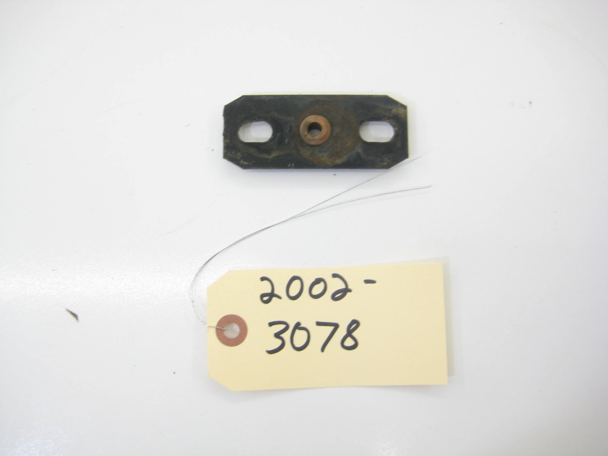 Accelerator Rod Mount