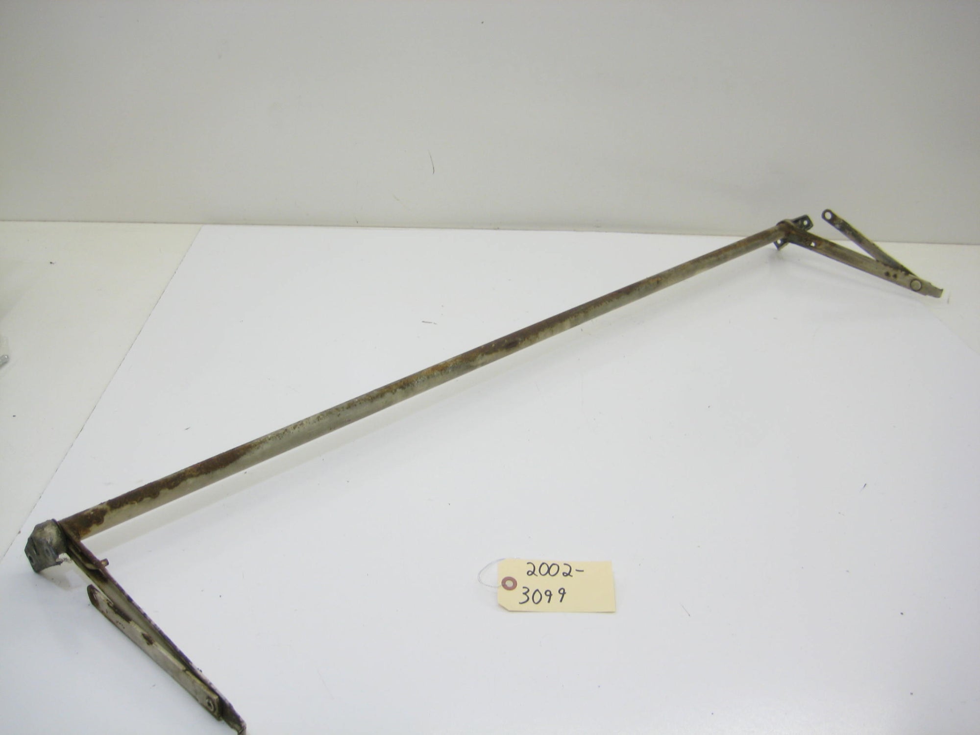 Hood Tension Bar Support (Late)