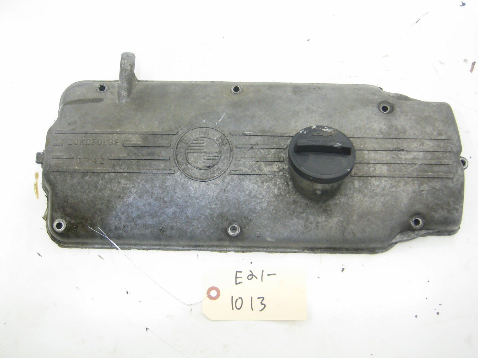 M10 Valve Cover With Plastic Cap