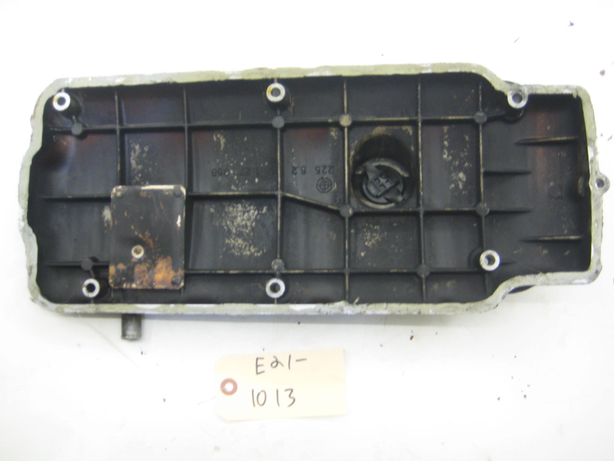 M10 Valve Cover With Plastic Cap