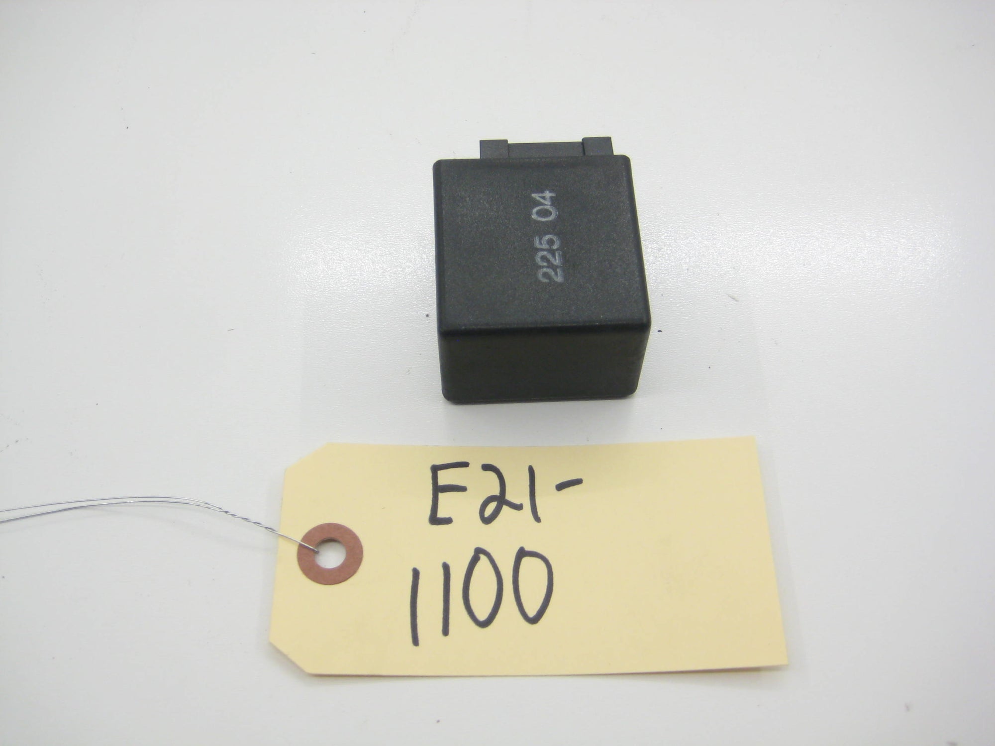 Windshield Washer Relay 1 365 602