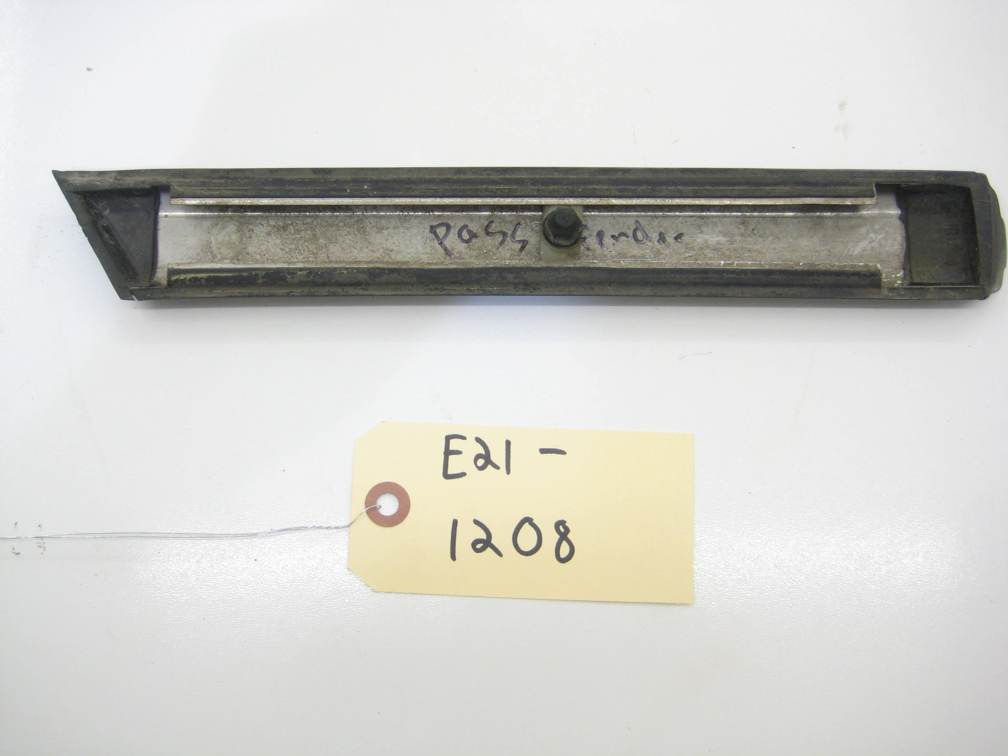 Right Passenger Front Fender Bump Trim