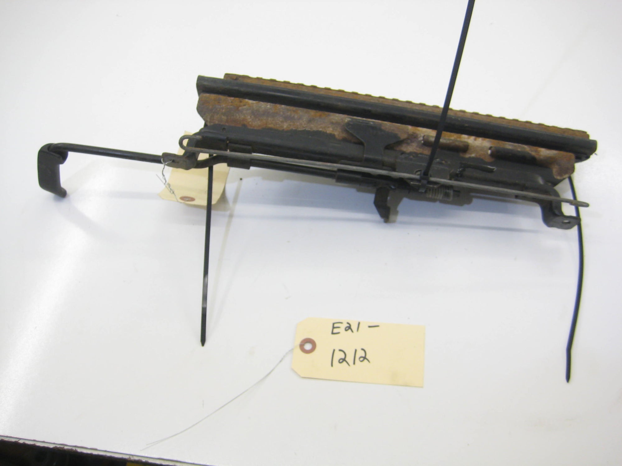 Drivers Left Seat Slider With Adjuster (Inner)