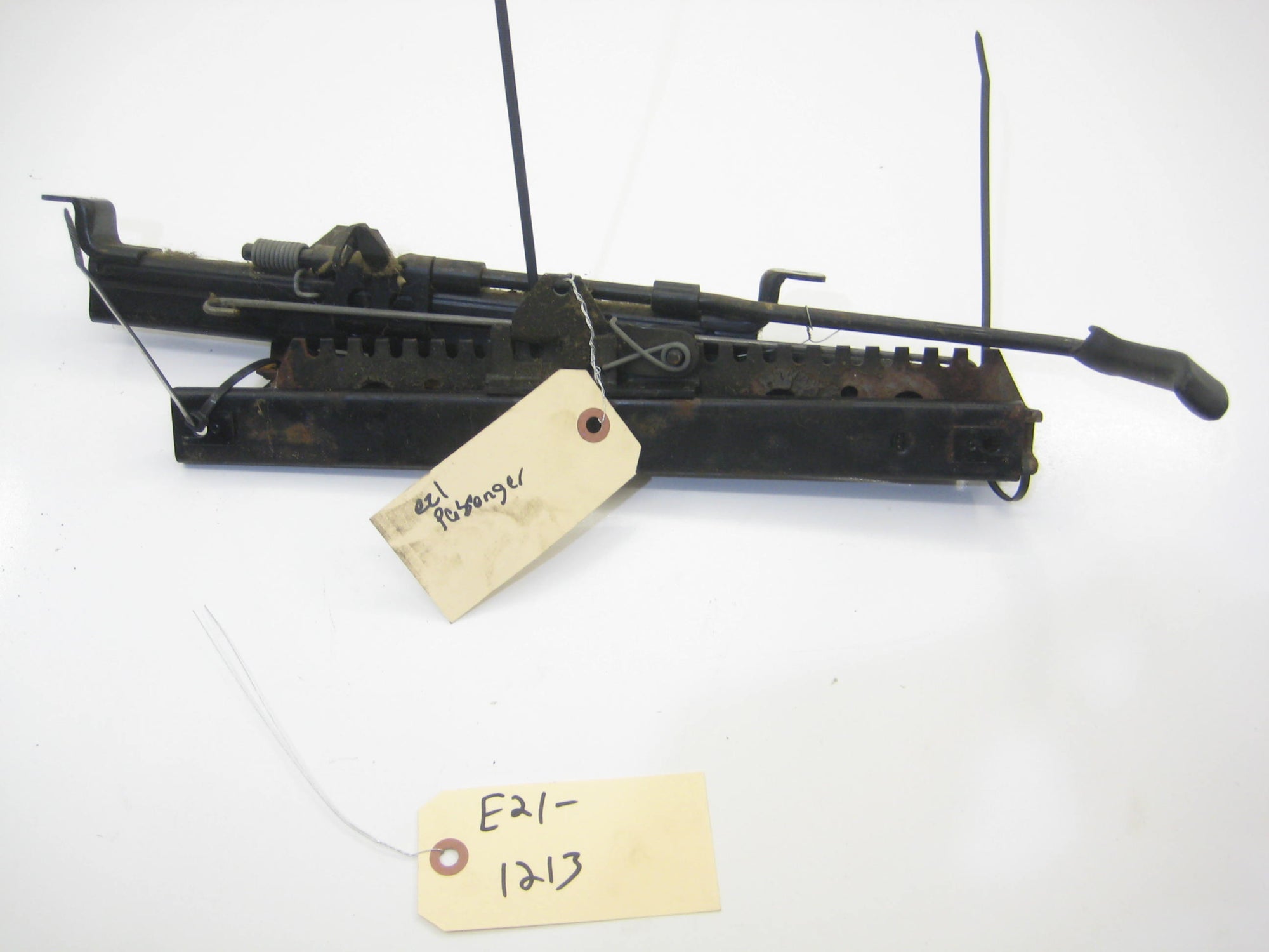 Passenger Right Seat Slider With Adjuster (Inner)