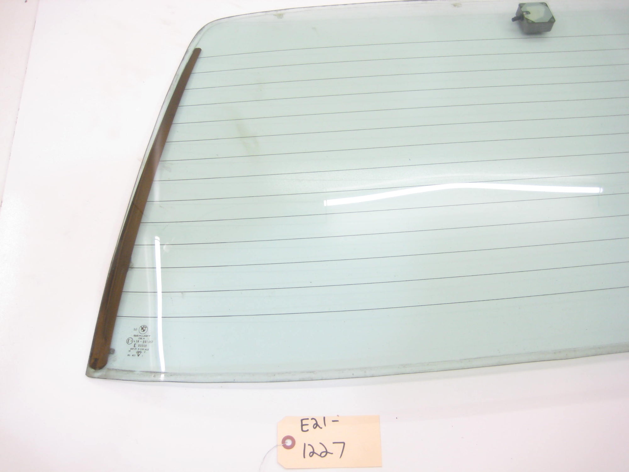 Rear Windshield Glass