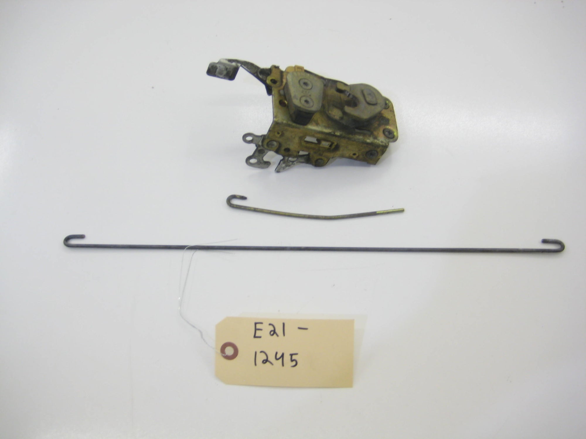 Passenger RIght Door Latch Assembly With Rod