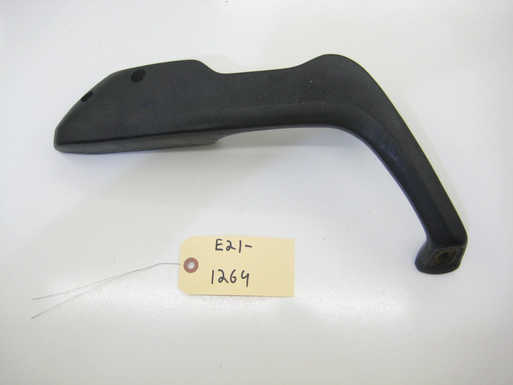 Right Passenger Door Armrest (BLACK)