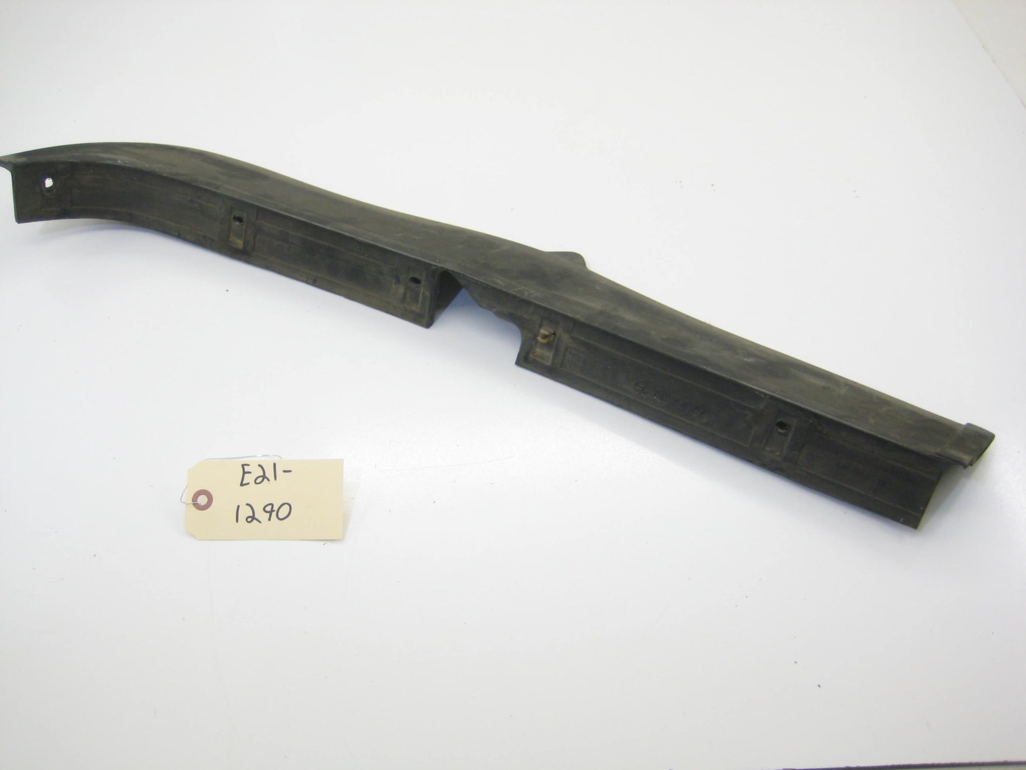 Left Drivers Front Big Bumper Top Trim