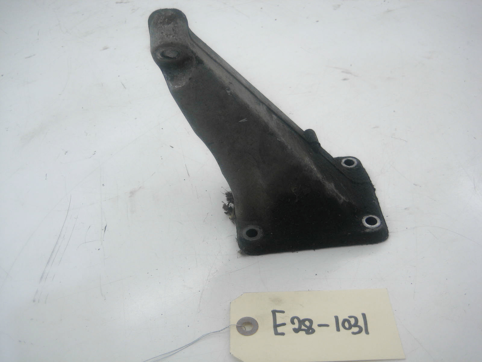 Passenger M20 Engine Mount Arm