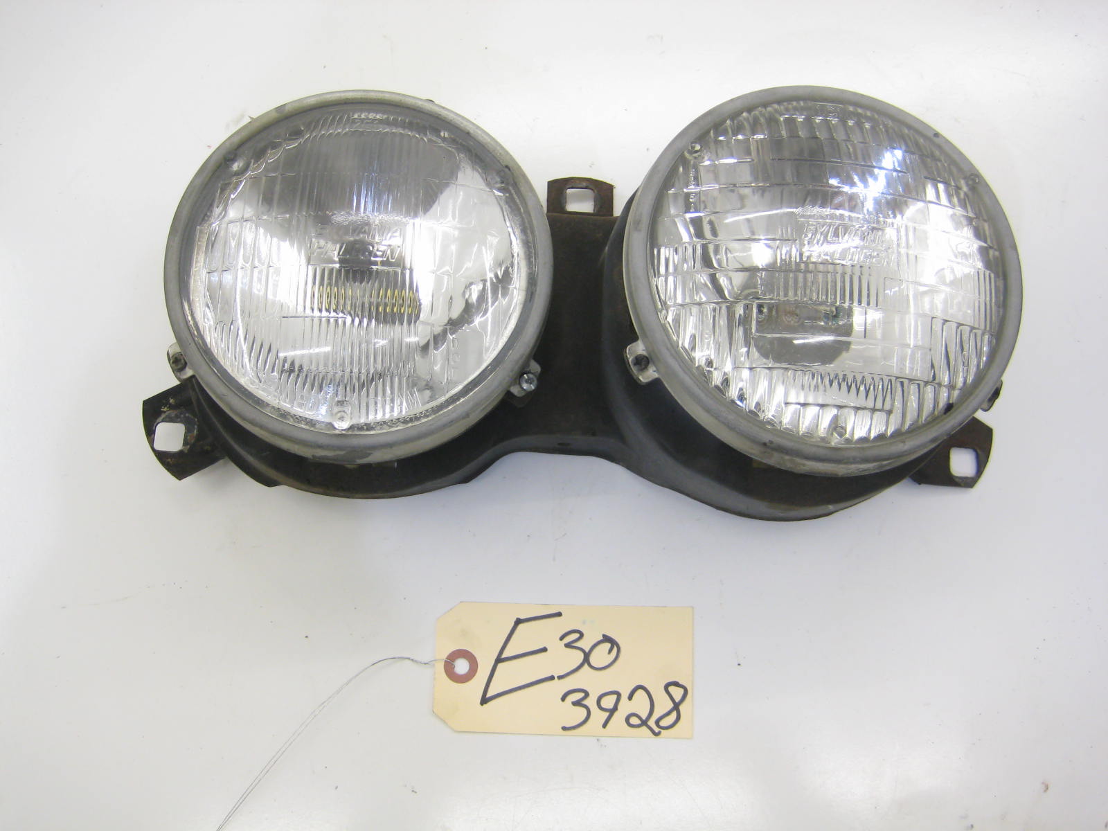 Left Drivers Sealed Headlight Assembly