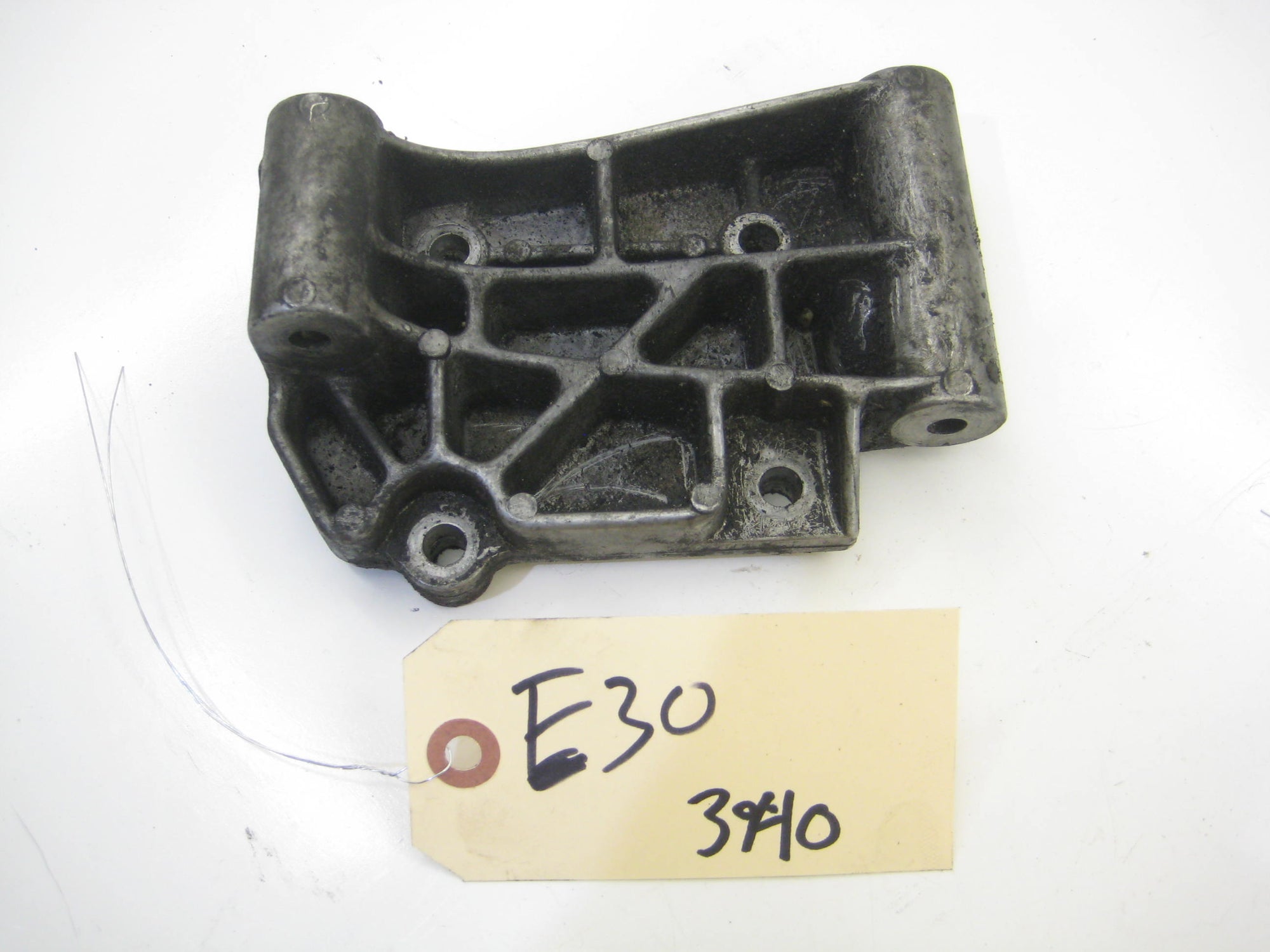 M20 AC Bracket