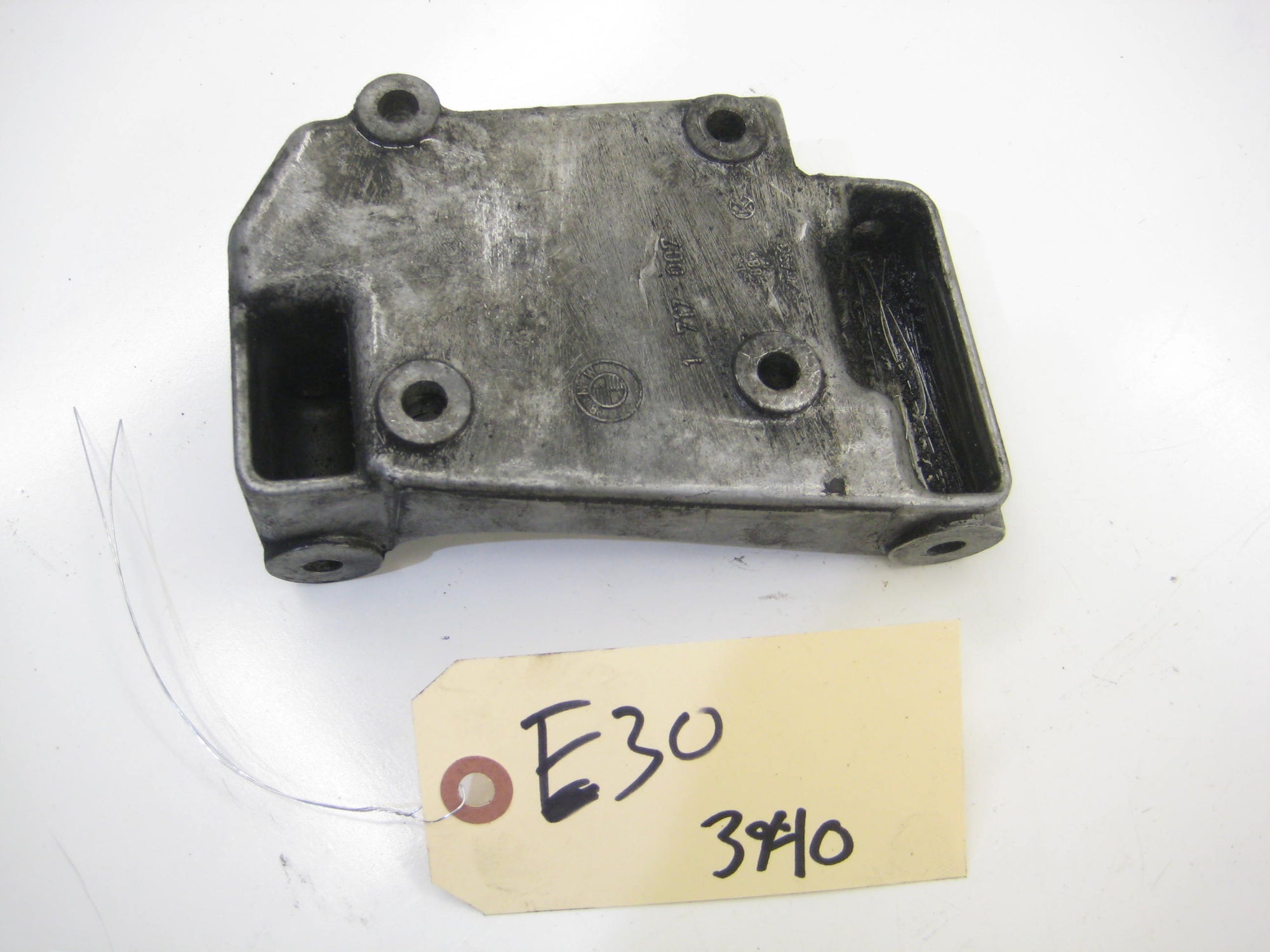 M20 AC Bracket
