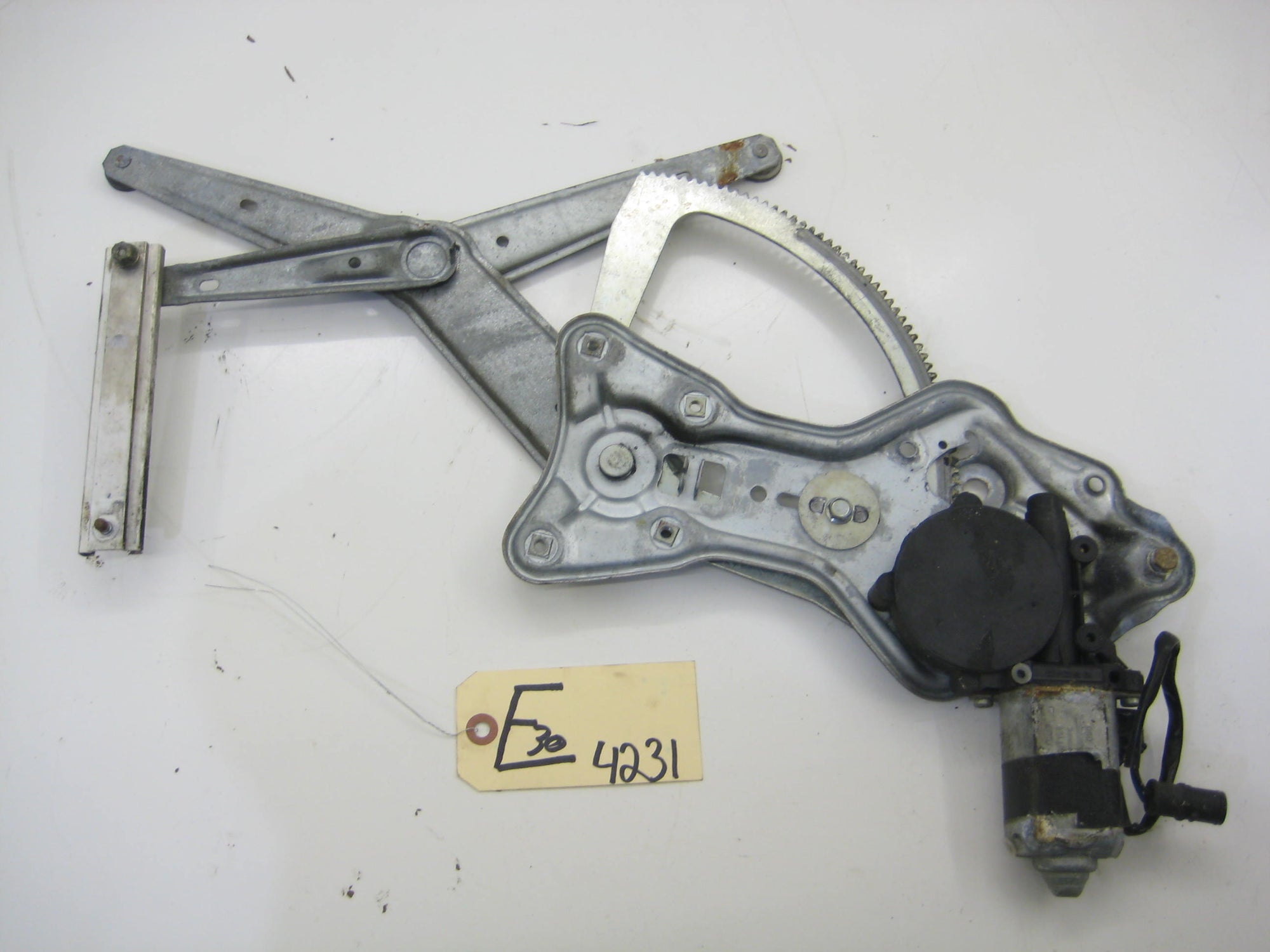 Front Right Sedan Window Regulator (Late) 513319323980