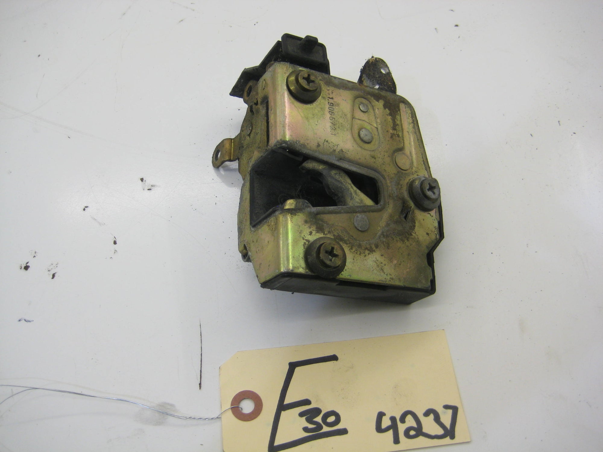 Right Rear Sedan Door Latch Assembly
