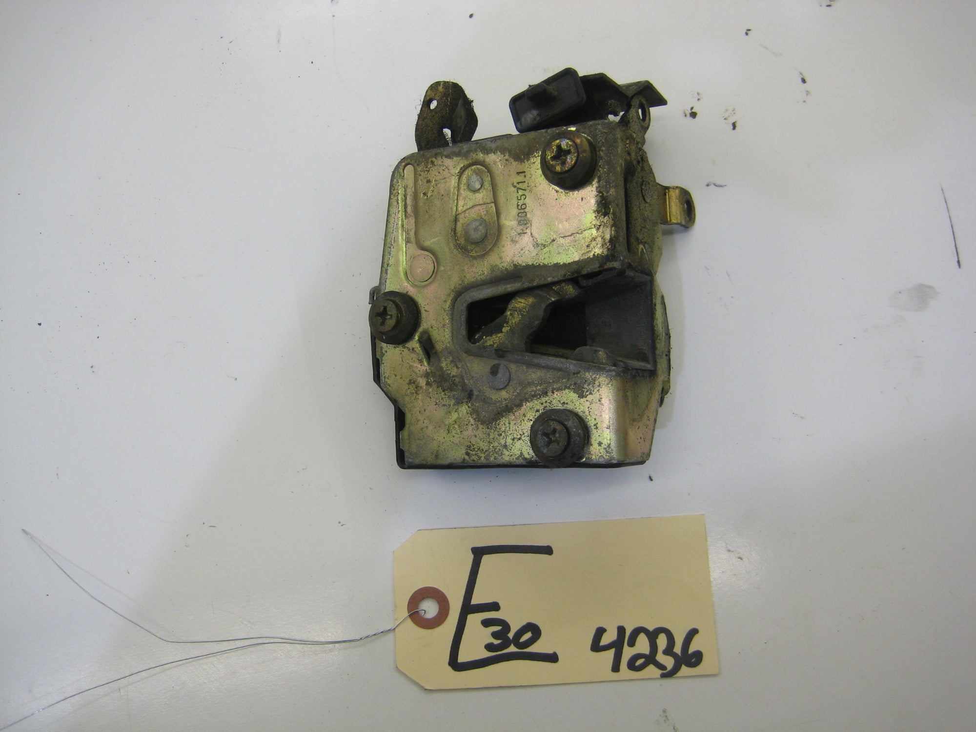 Right Rear Sedan Door Latch Assembly