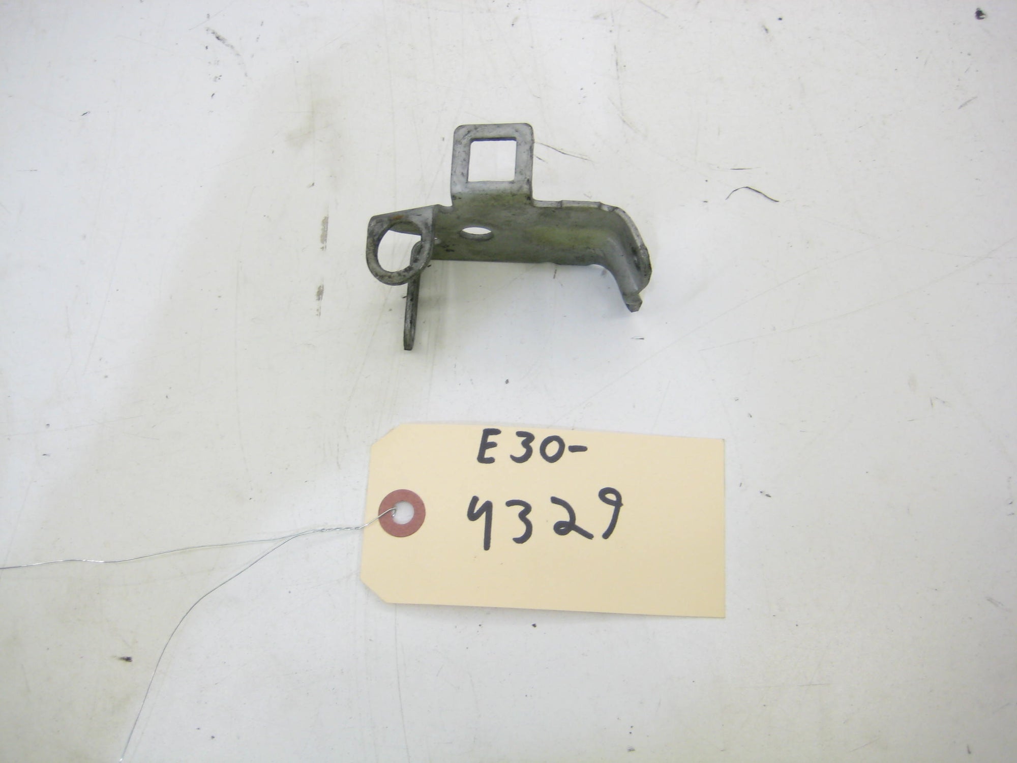 M20 Throttle Cable Bracket