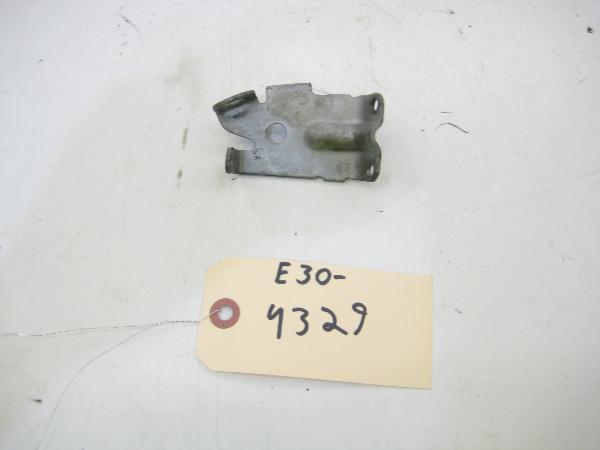 M20 Throttle Cable Bracket