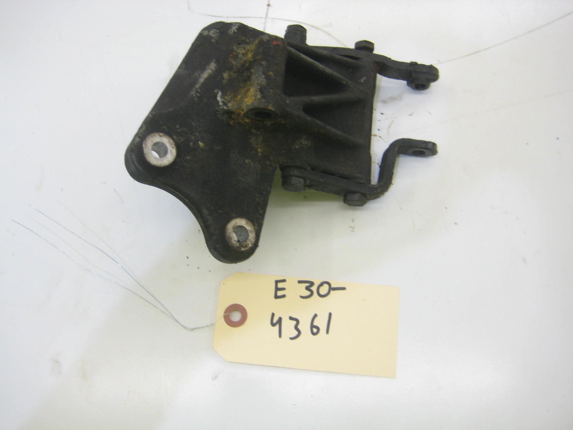 M20 Power Steering Mount Bracket
