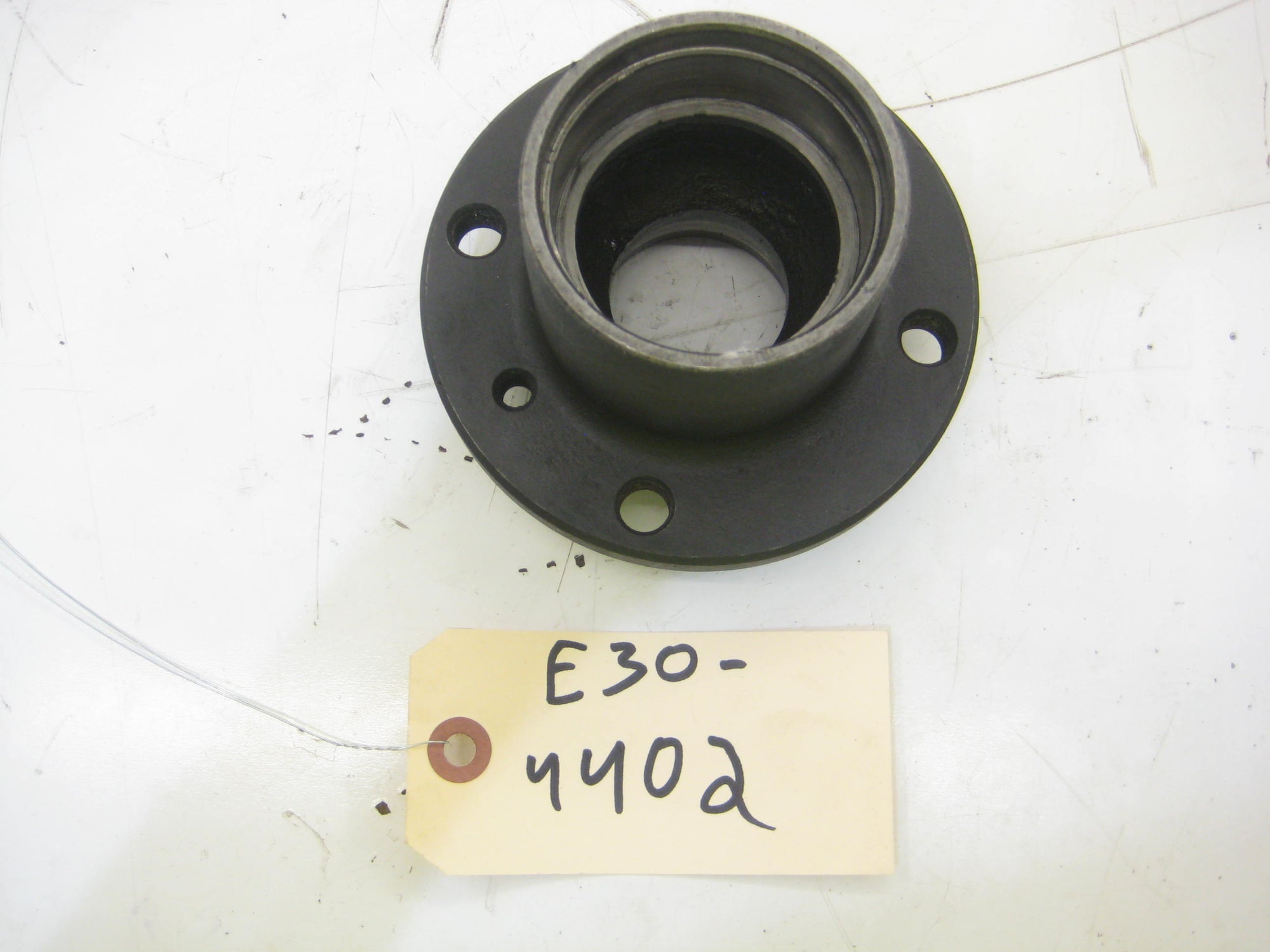 Front Wheel Hub (LARGE BEARING-EARLY)