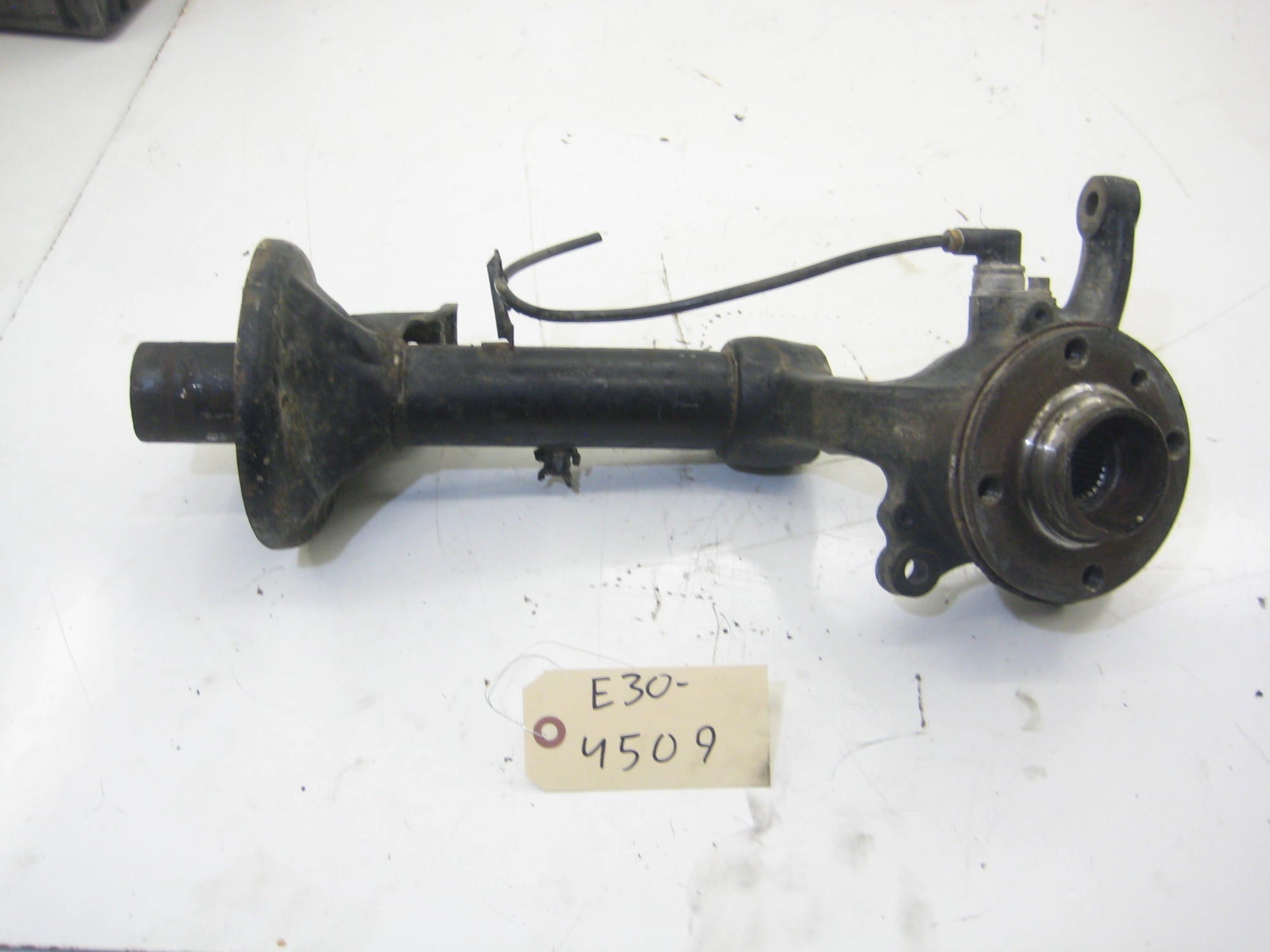 325iX Right Passenger Front Strut Housing