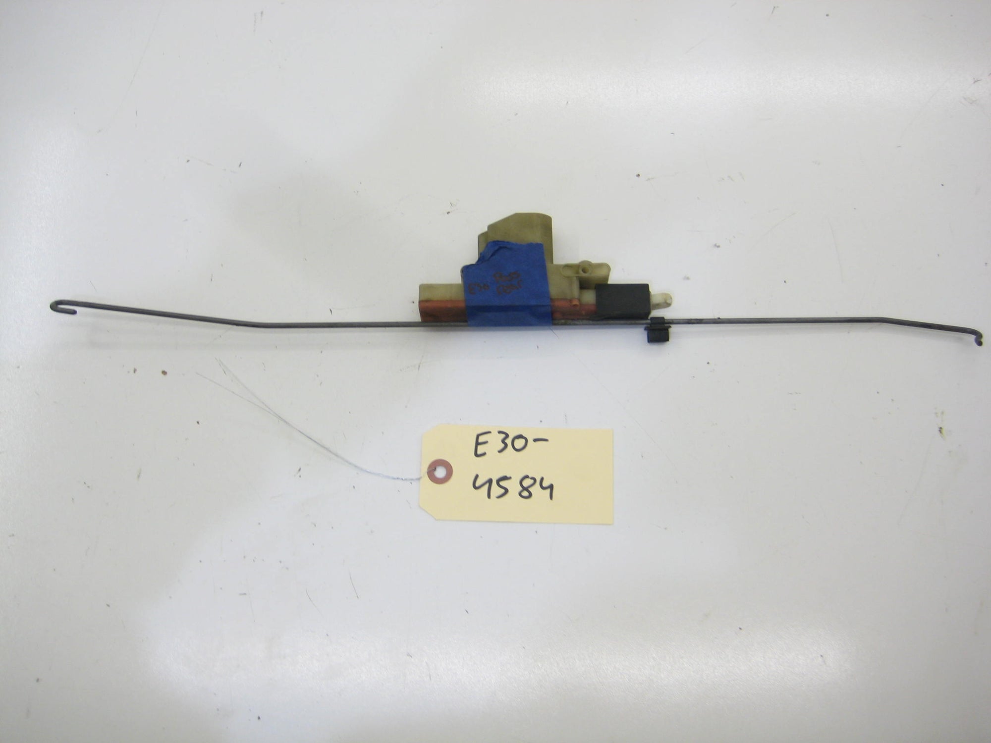 Rear Sedan Right Passenger Door Lock Actuator With Rod