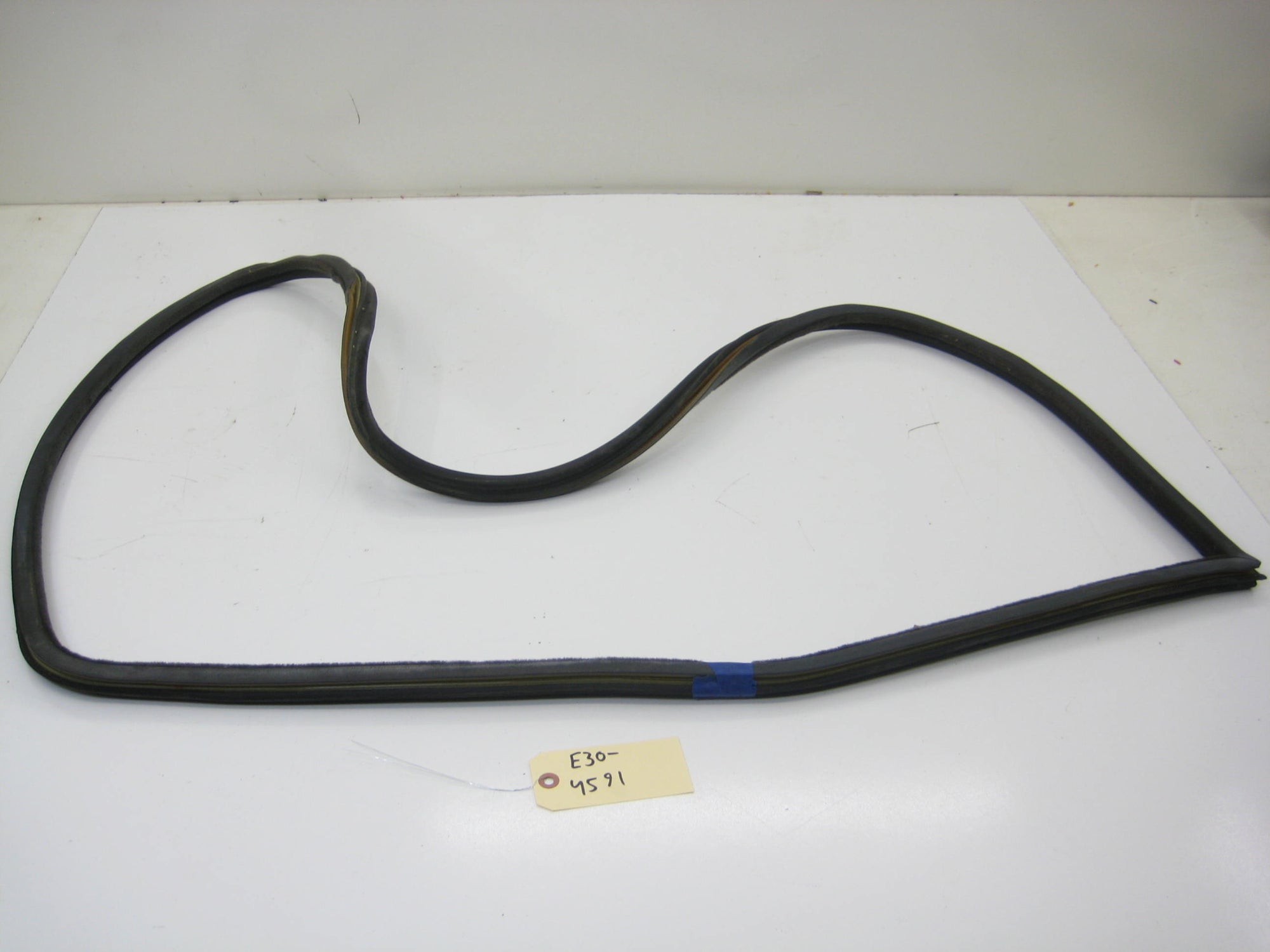 Sedan Front Right Passenger Door Seal