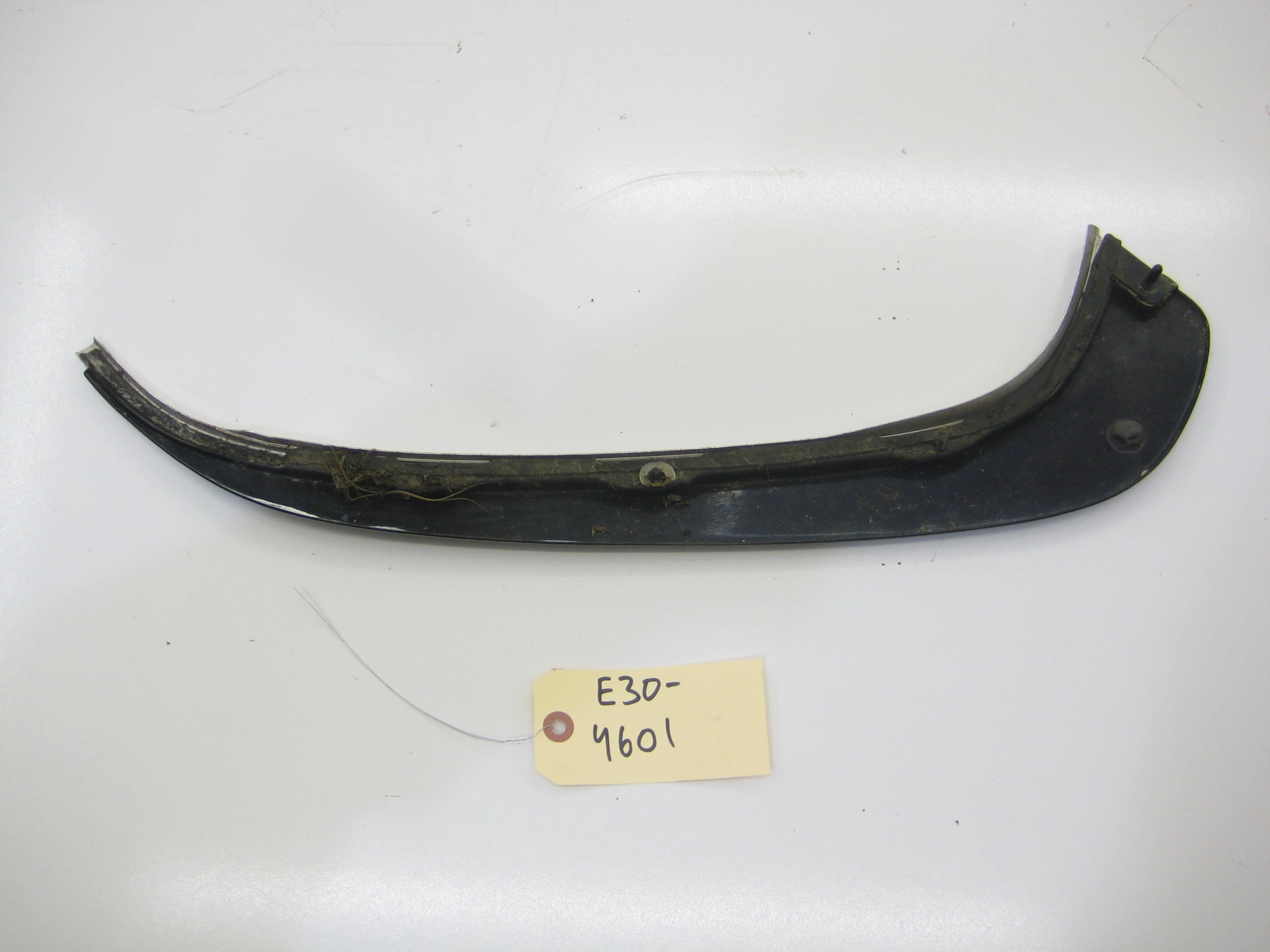 Left Driver Exterior C Pillar Trim