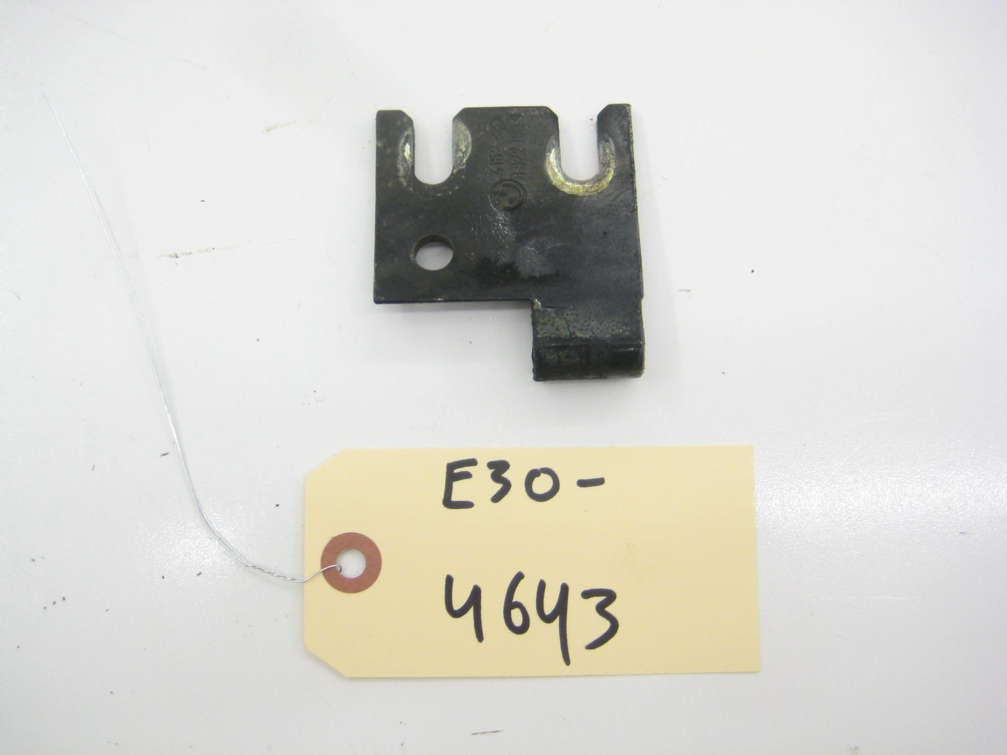 E30 Sedan Driver Rear Lower Hinge