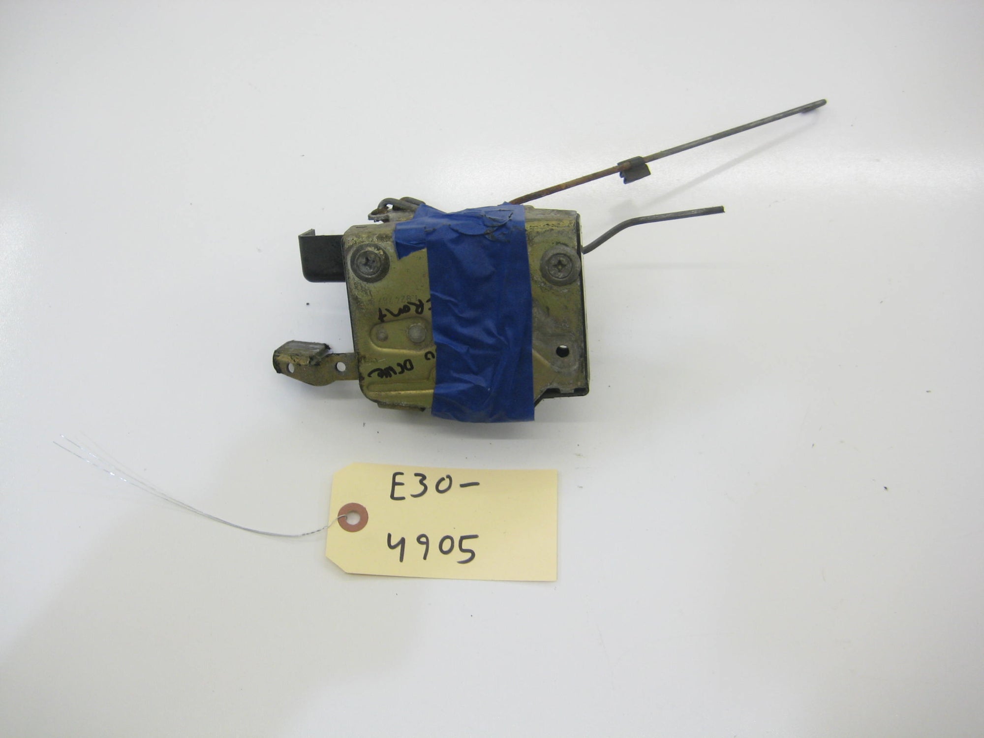 Drivers Left Front Sedan Door Latch Assembly