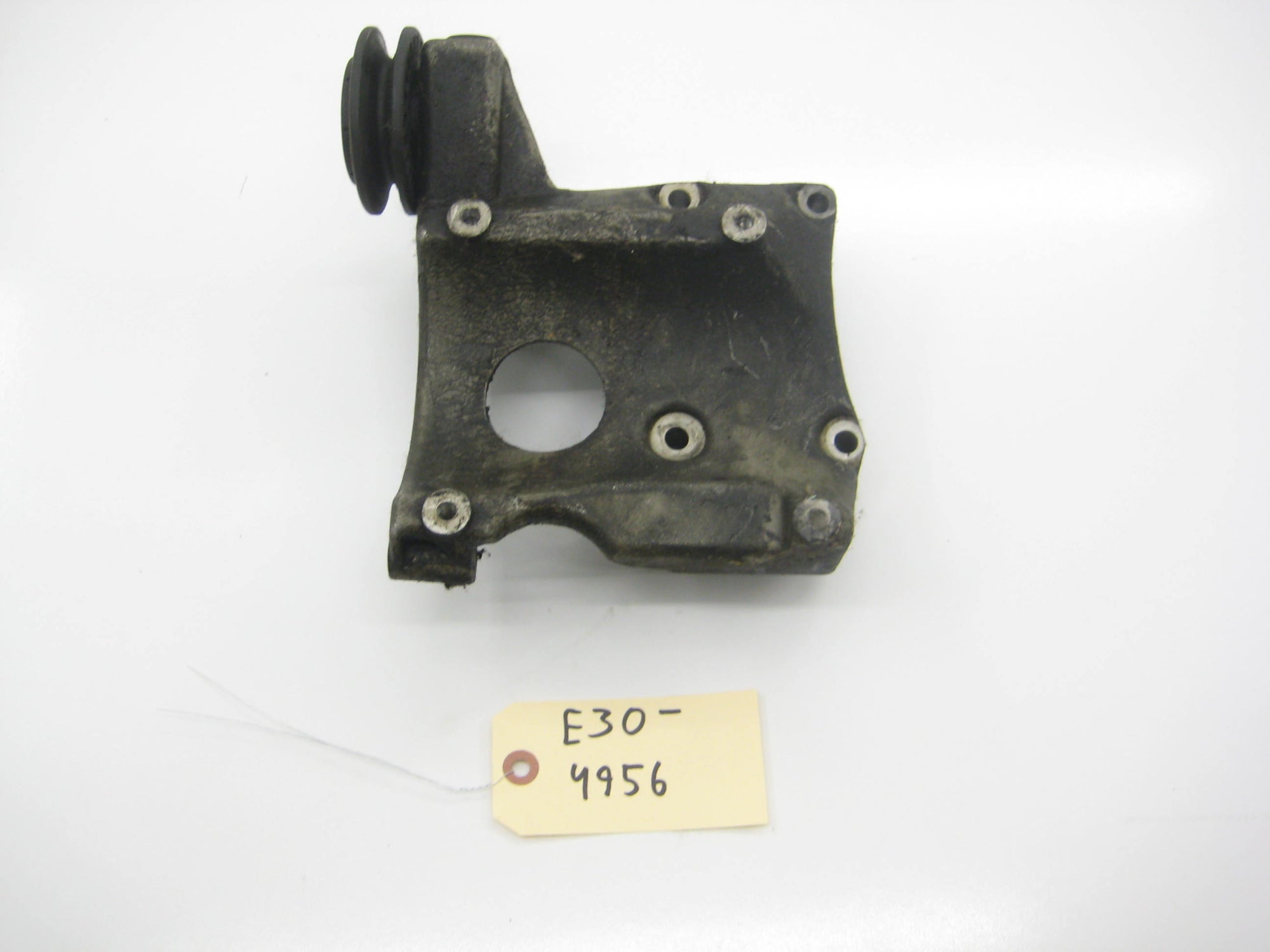M42 Air Conditioning Compressor Bracket