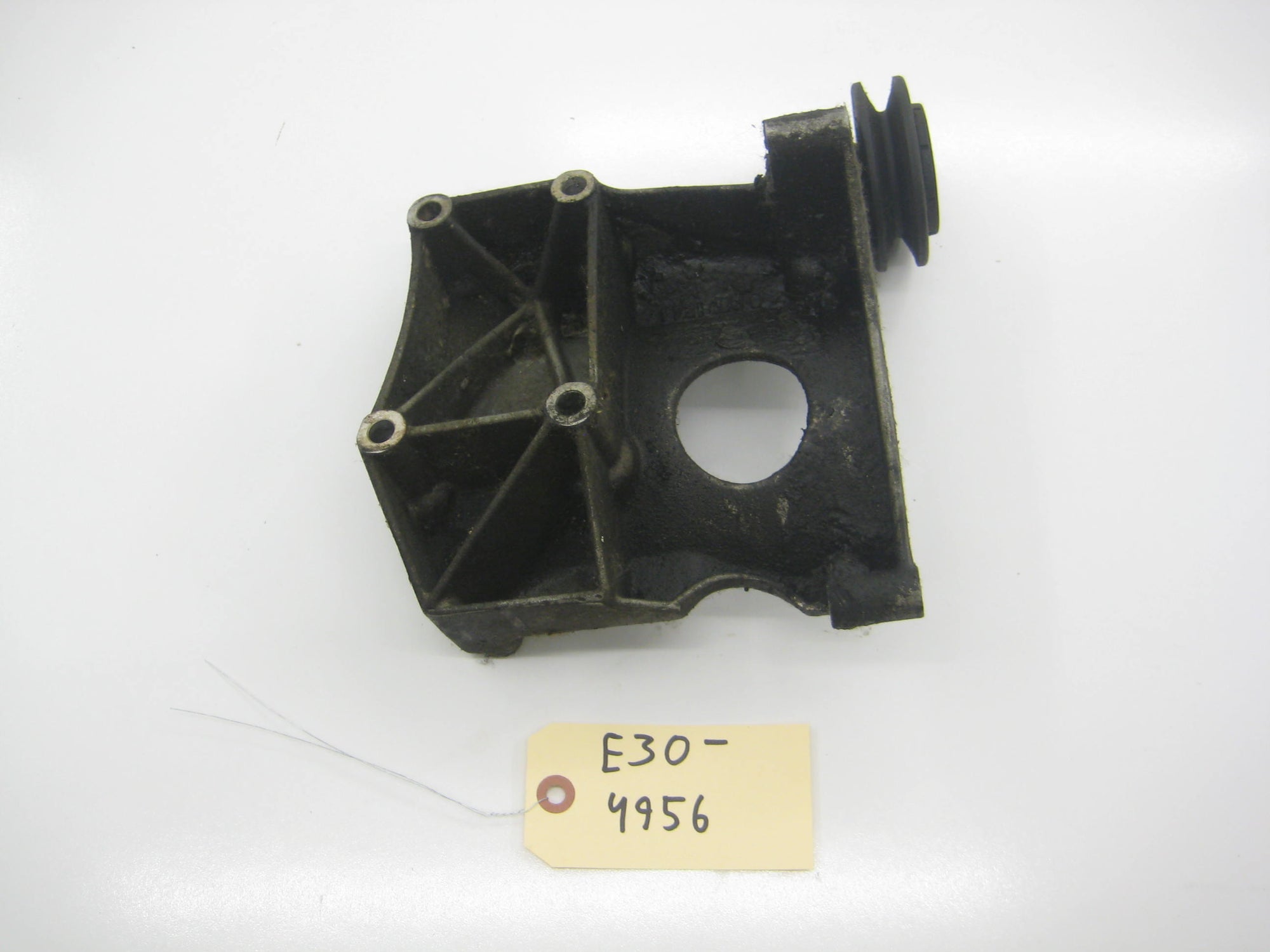 M42 Air Conditioning Compressor Bracket