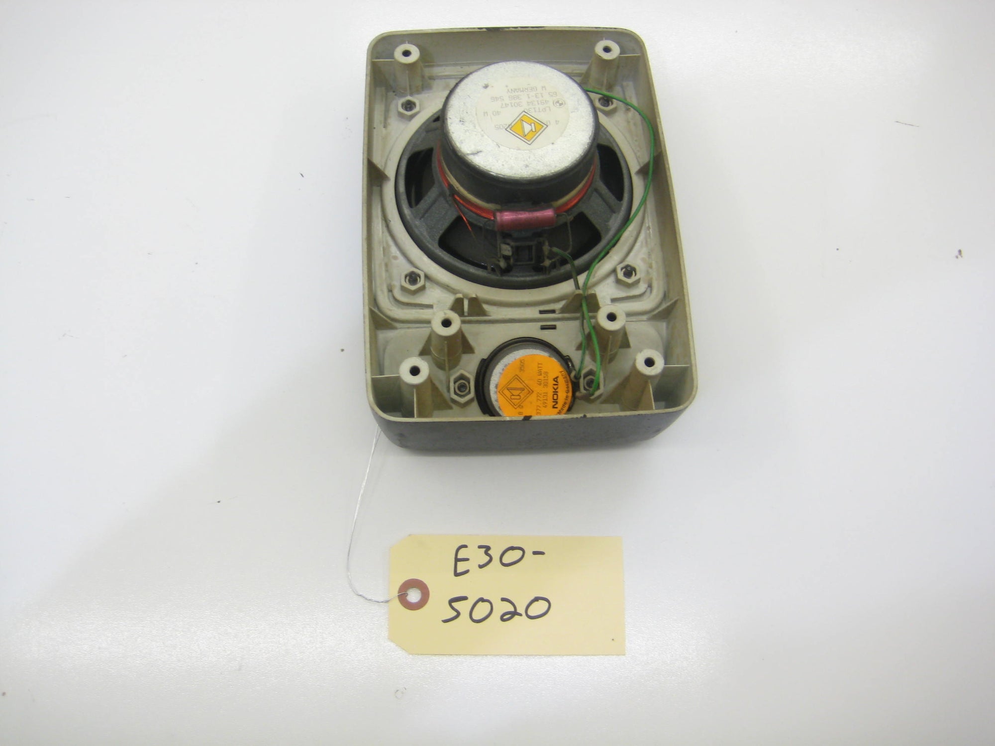 Rear Premium Sound Speaker