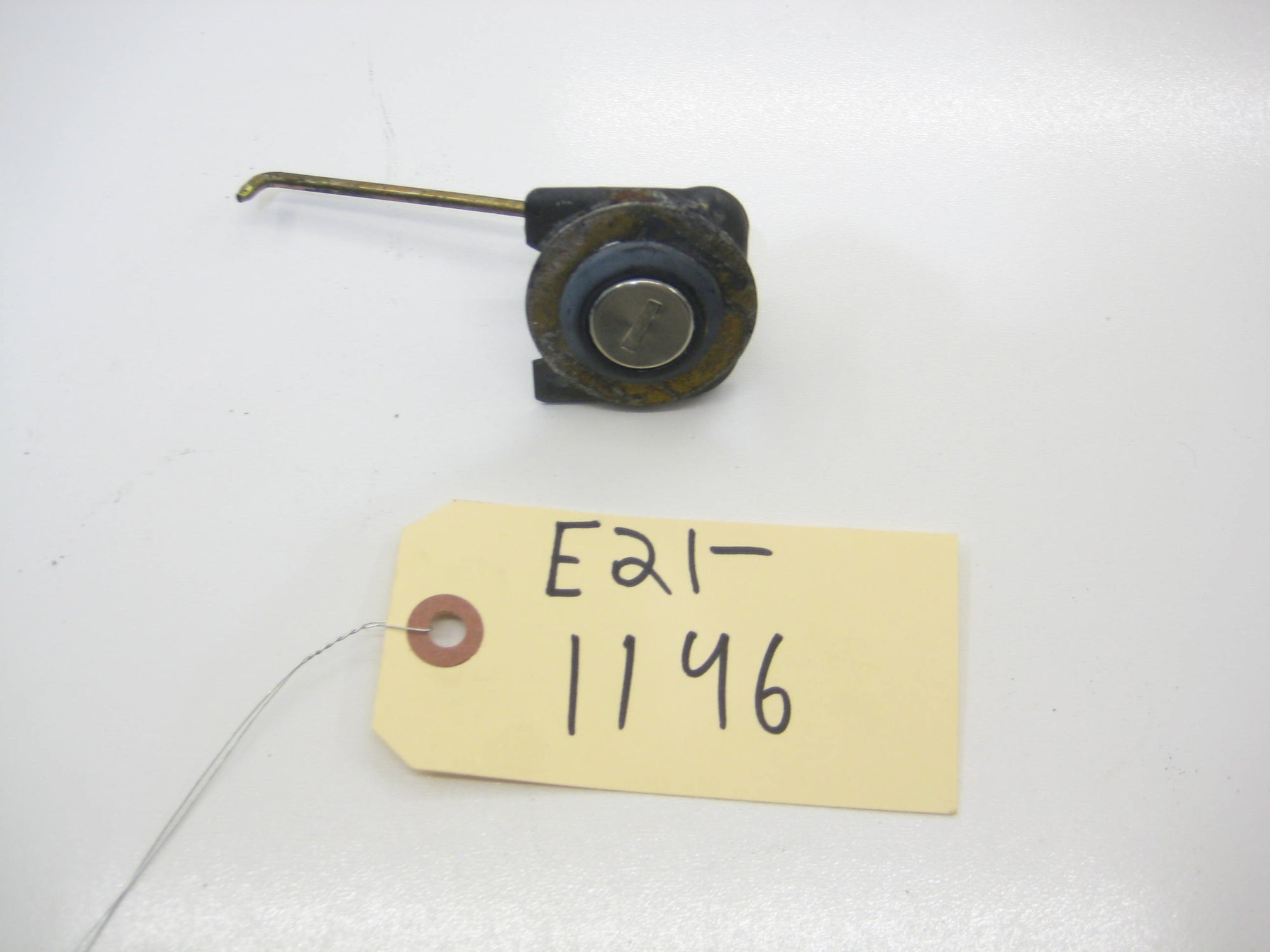 Left Drivers Door Lock (NO KEY)
