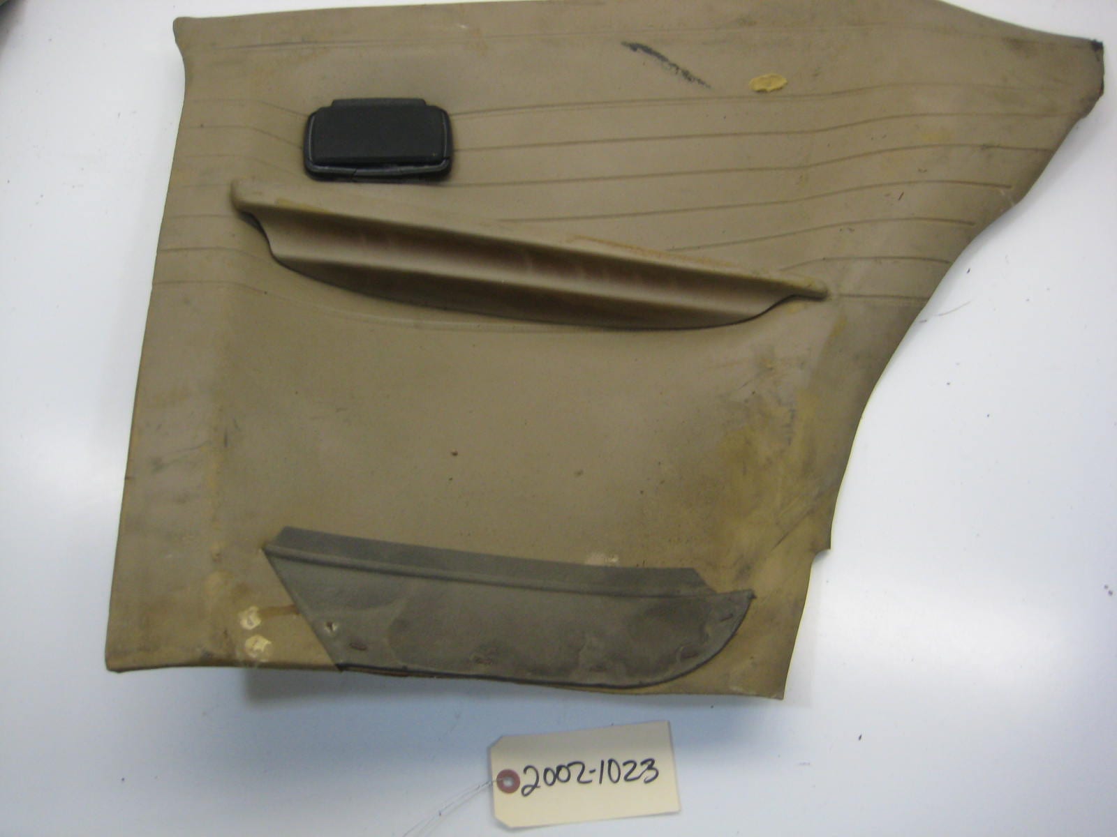 bmw 2002 2002tii e10 passenger right interior panel with ashtray