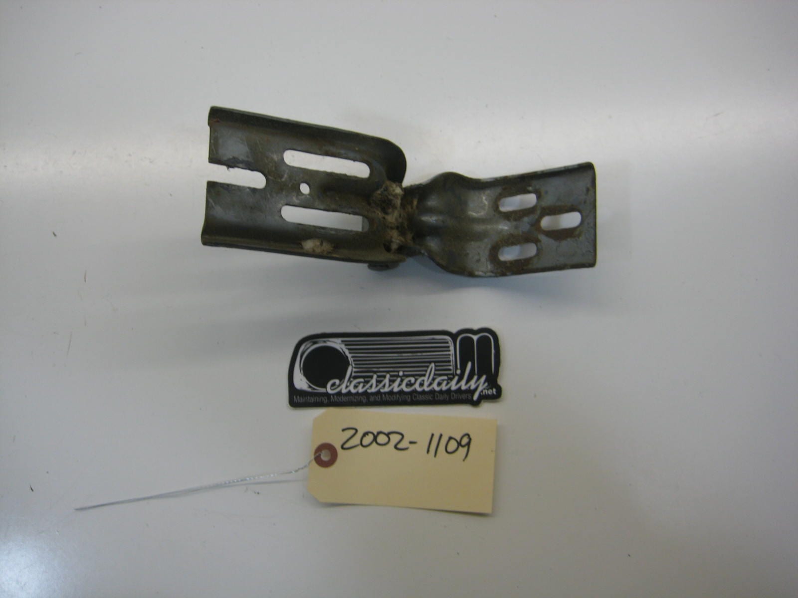 bmw 2002 2002tii e10 hood hinge