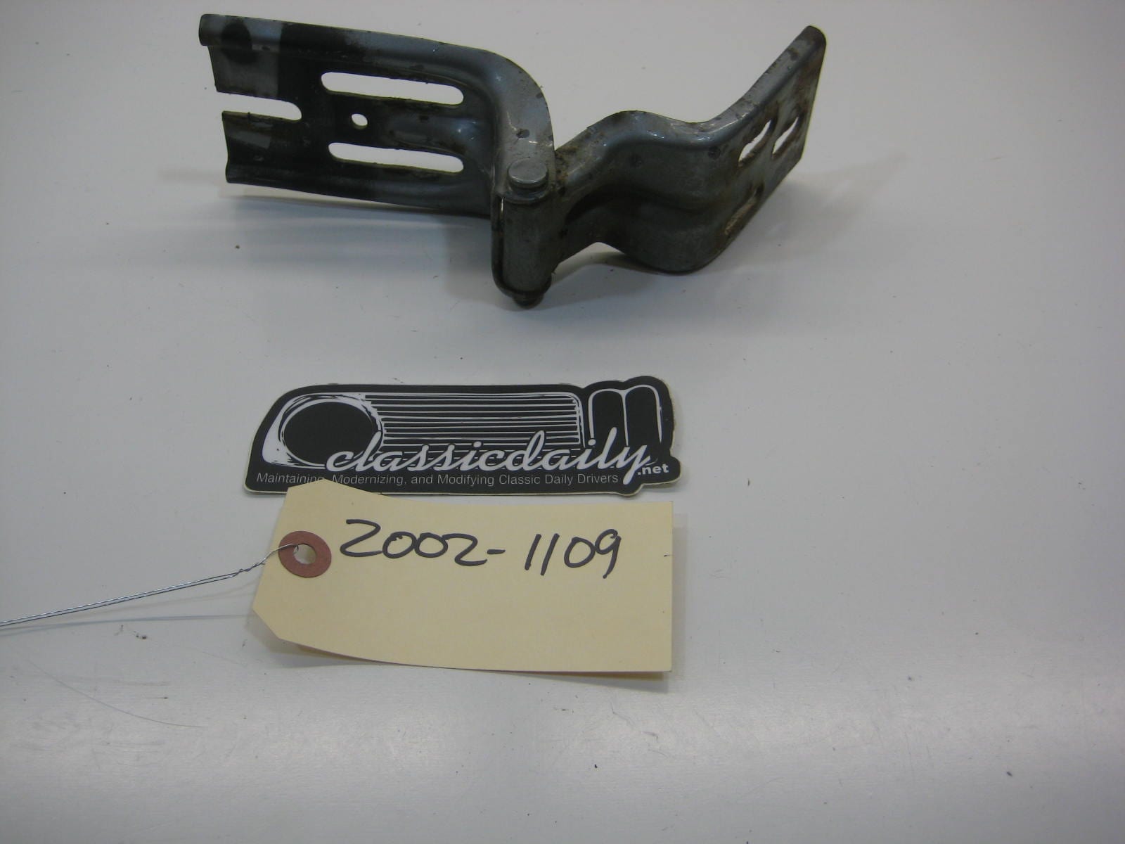 bmw 2002 2002tii e10 hood hinge