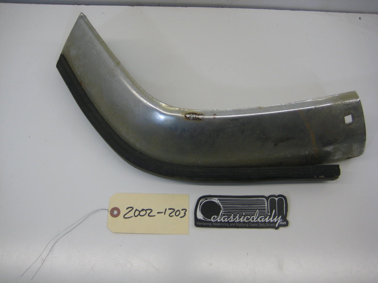 bmw 2002 2002tii e10 front drivers side metal bumper end w trim