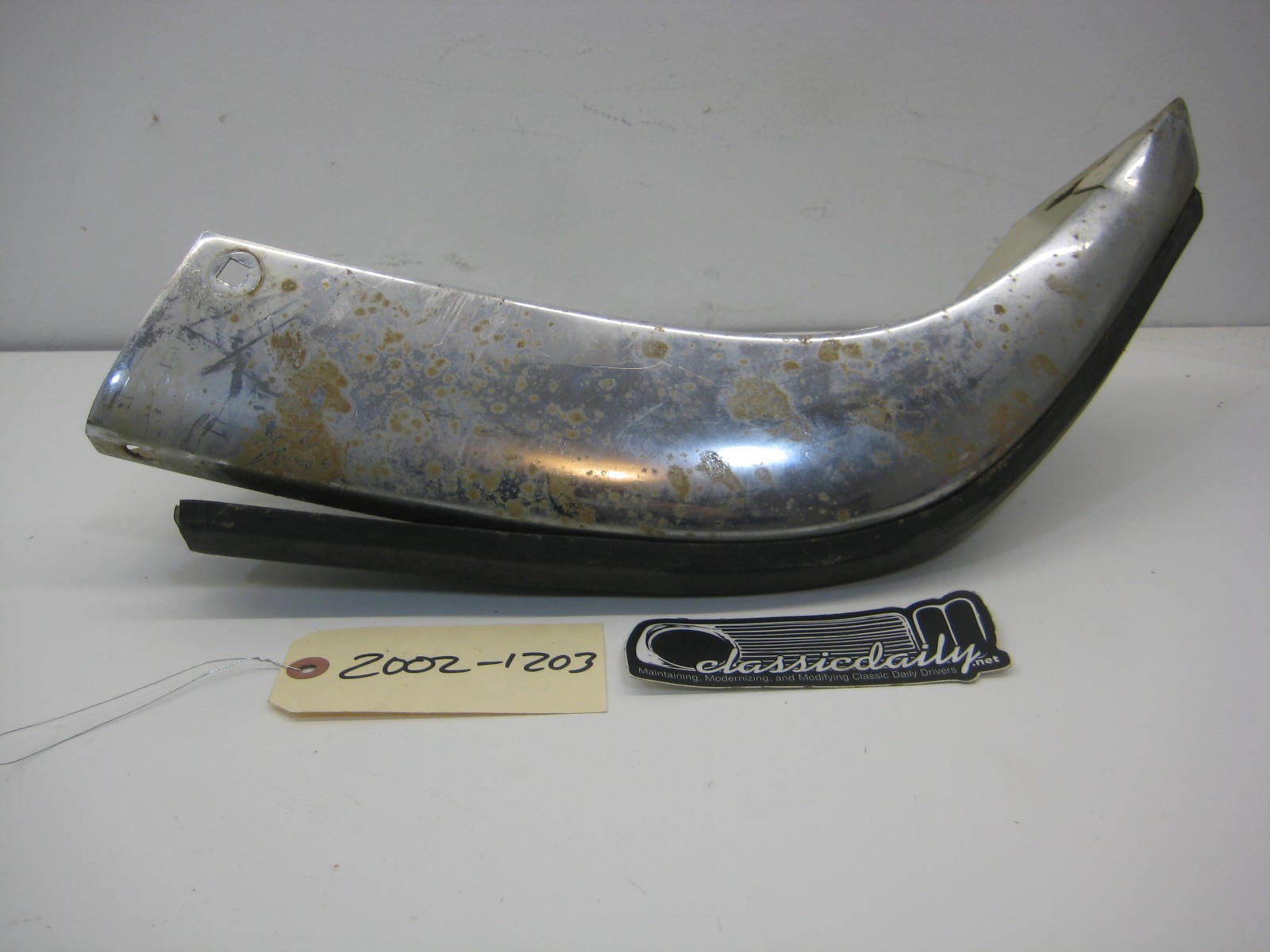 bmw 2002 2002tii e10 front drivers side metal bumper end w trim