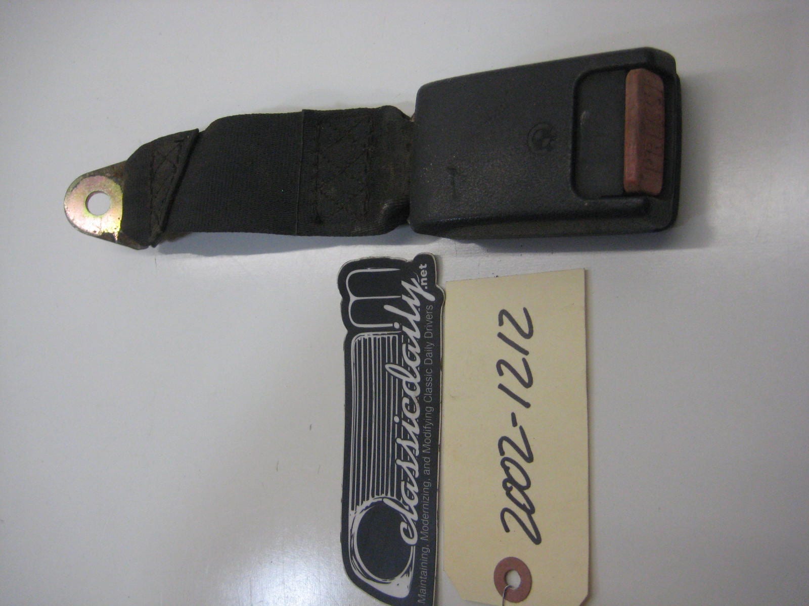 bmw 2002 2002tii e10 rear seat belt receptacle