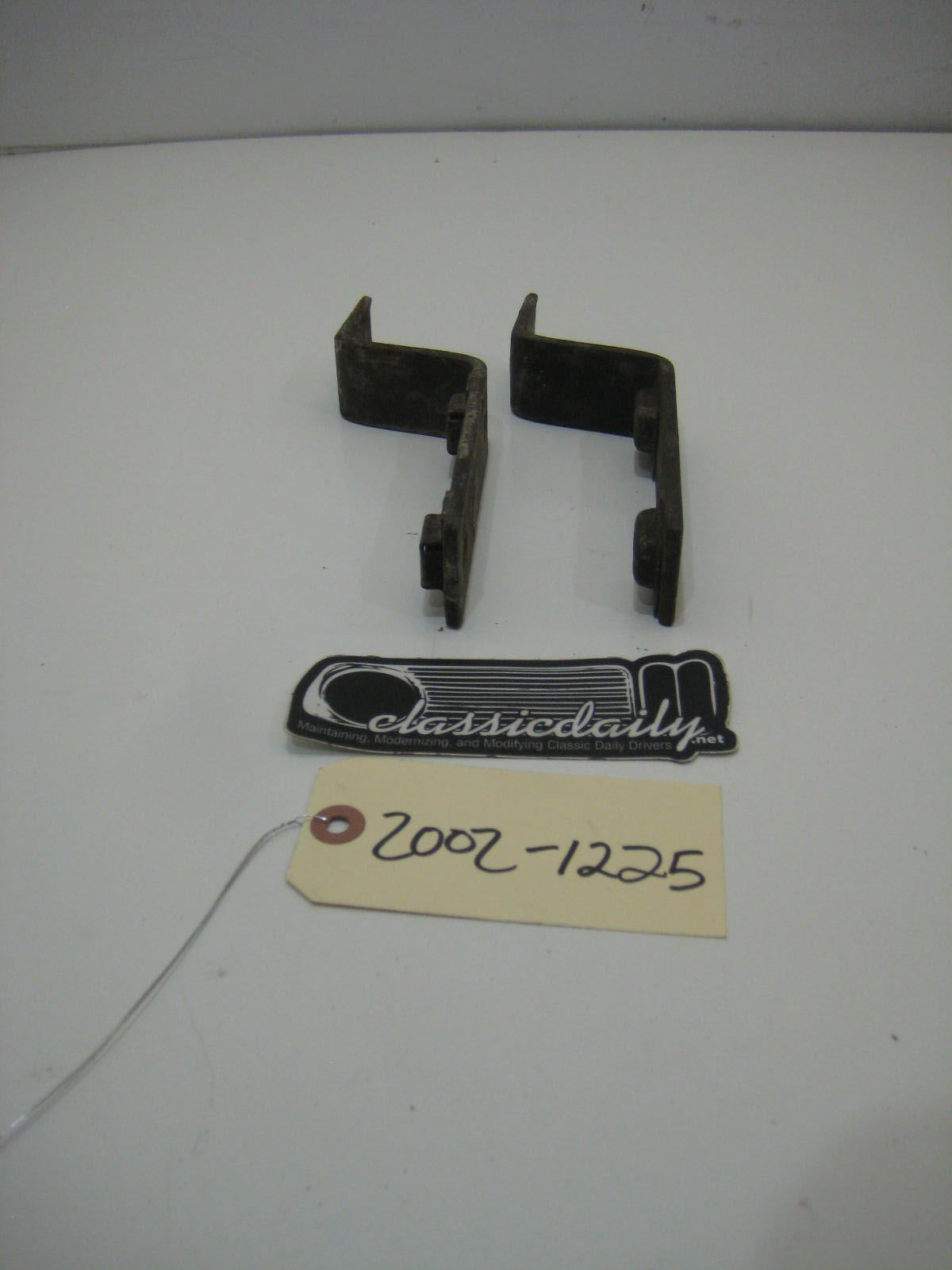 bmw 2002 2002tii e10 rear bumper brackets