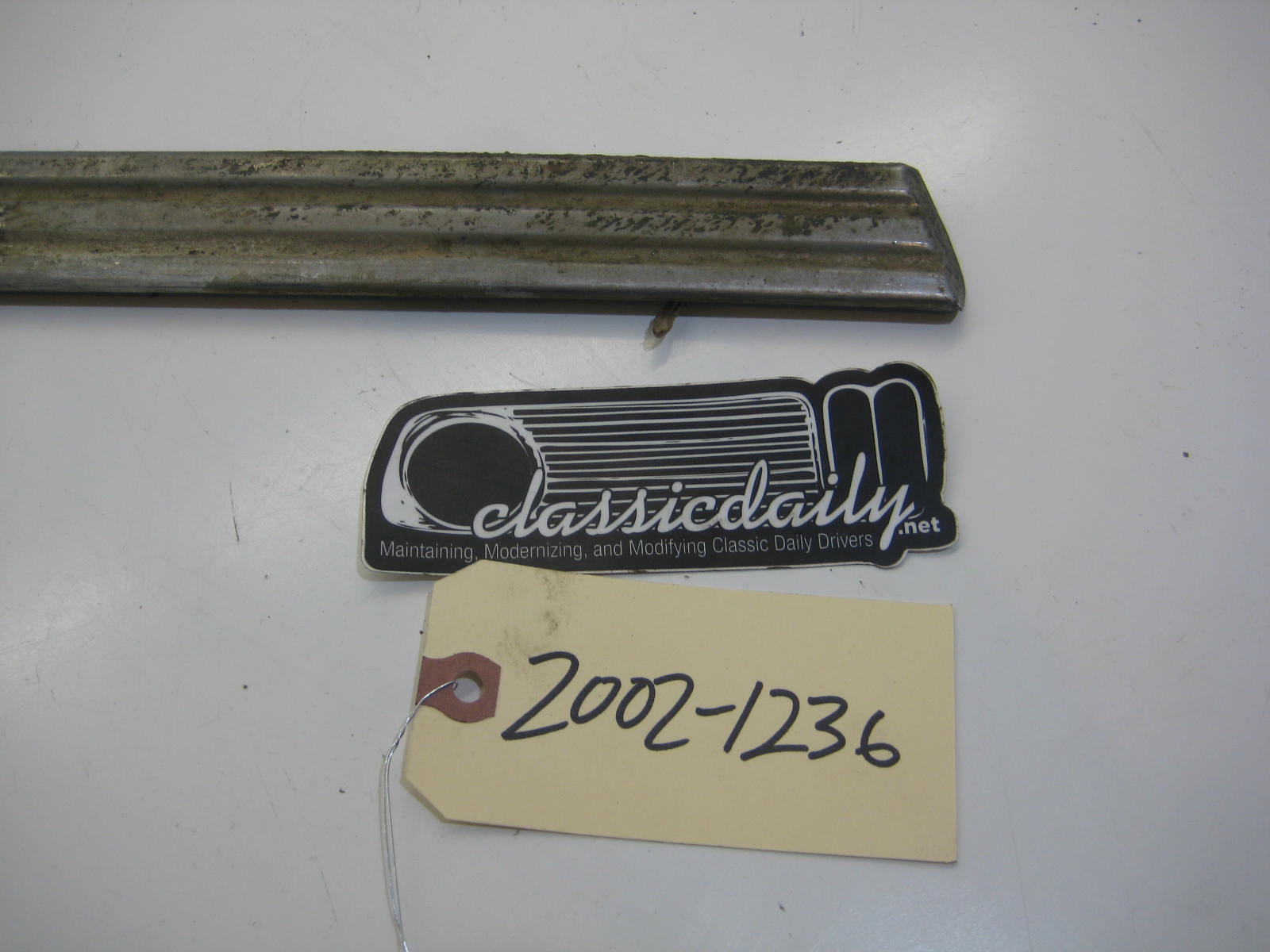 bmw 2002 2002tii e10 drivers lower rocker trim