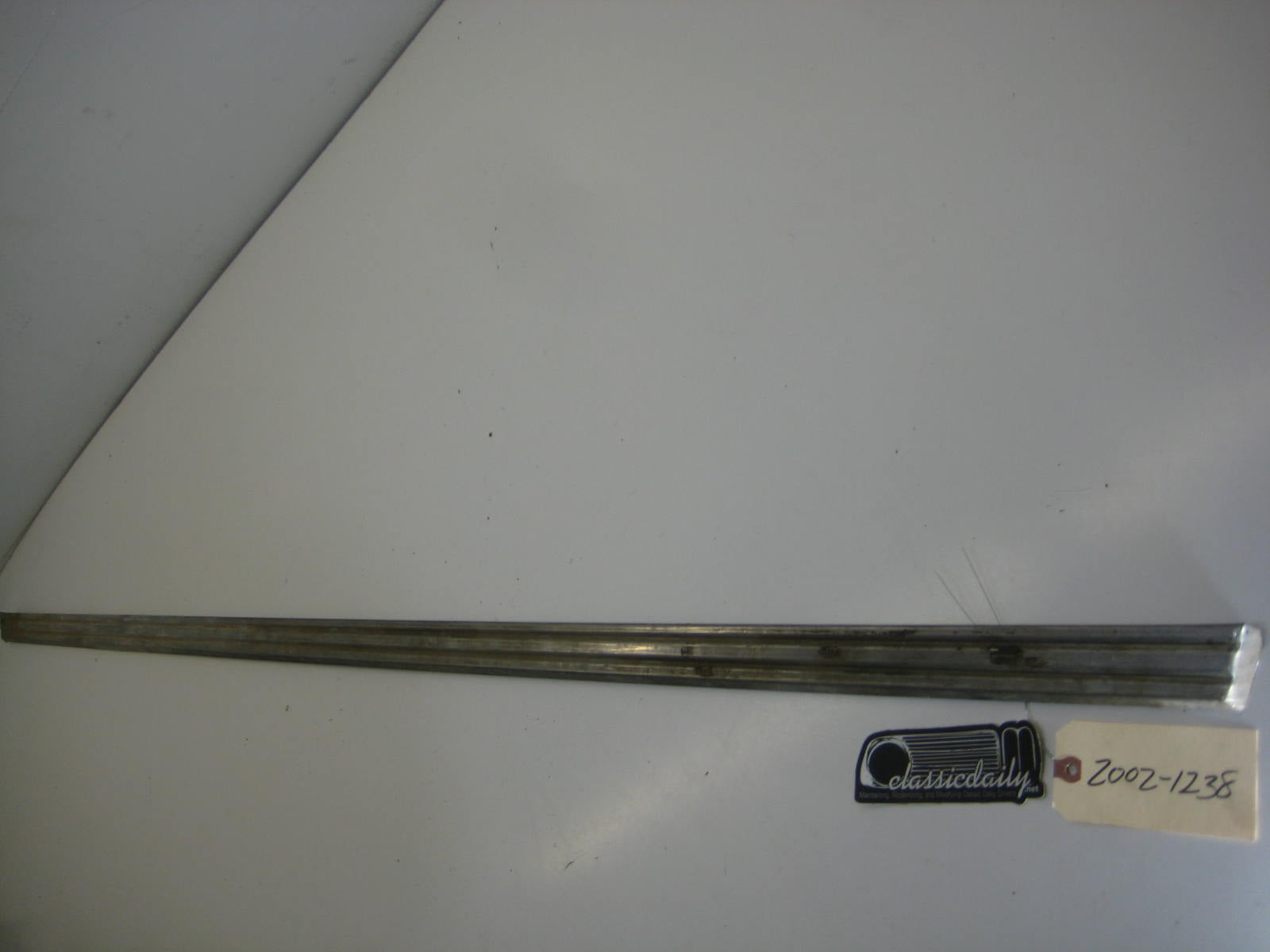 bmw 2002 2002tii e10 passenger lower rocker trim 2