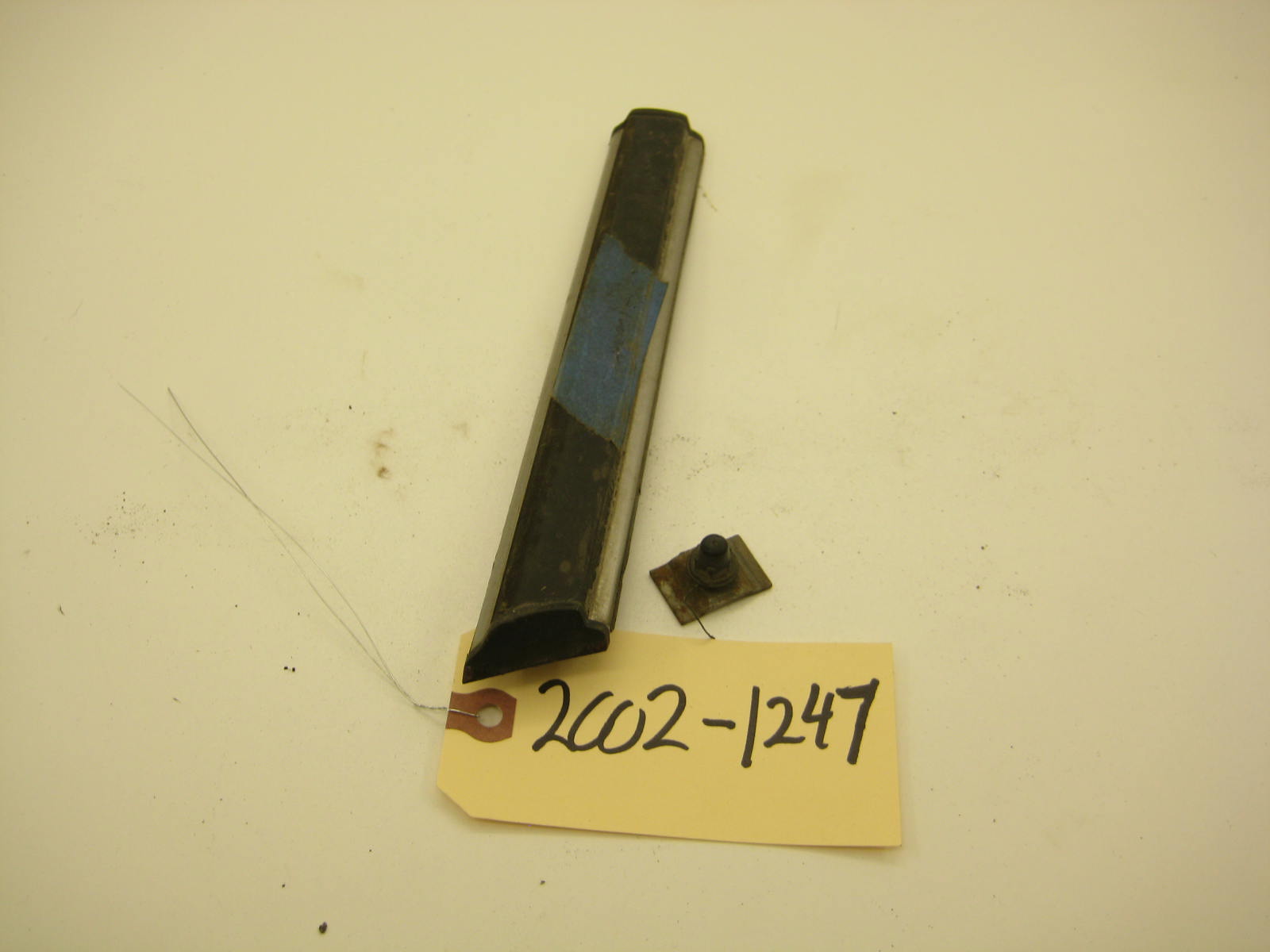 bmw 2002 2002tii e10 left front lower bump trim