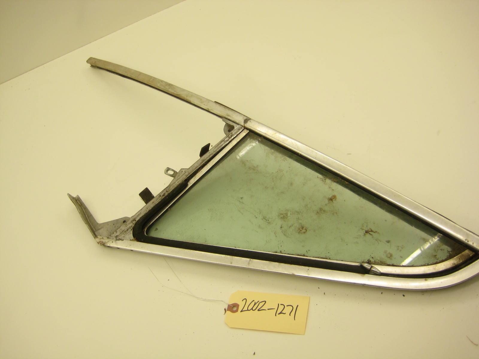 bmw 2002 2002tii e10 passenger right vent window