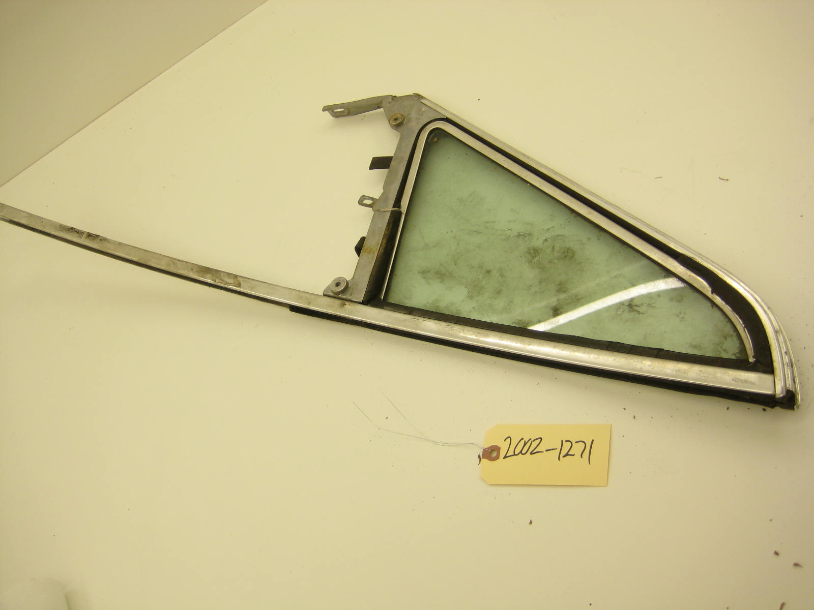 bmw 2002 2002tii e10 passenger right vent window
