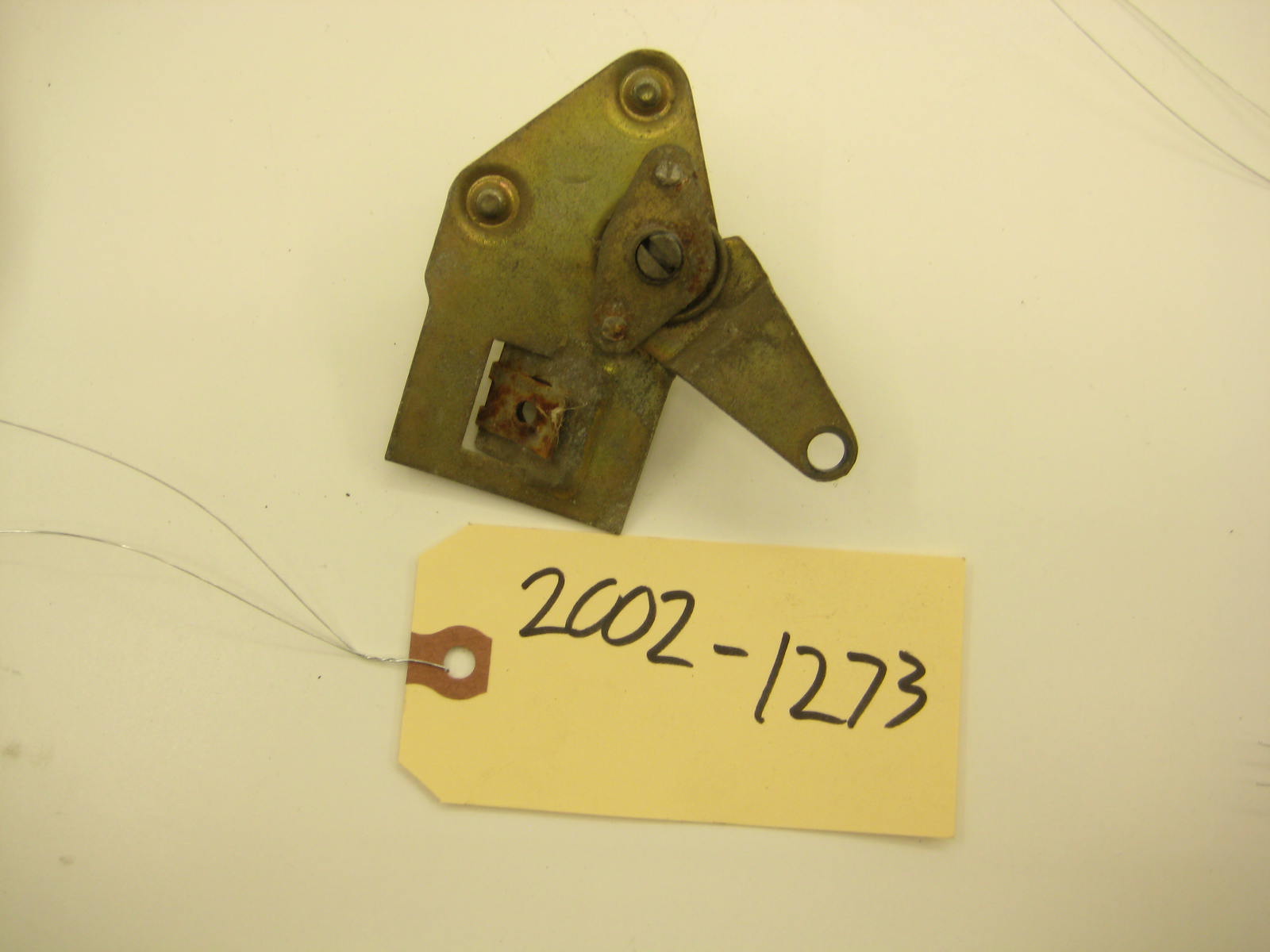 bmw 2002 2002tii e10 passenger door latch mechanism 2