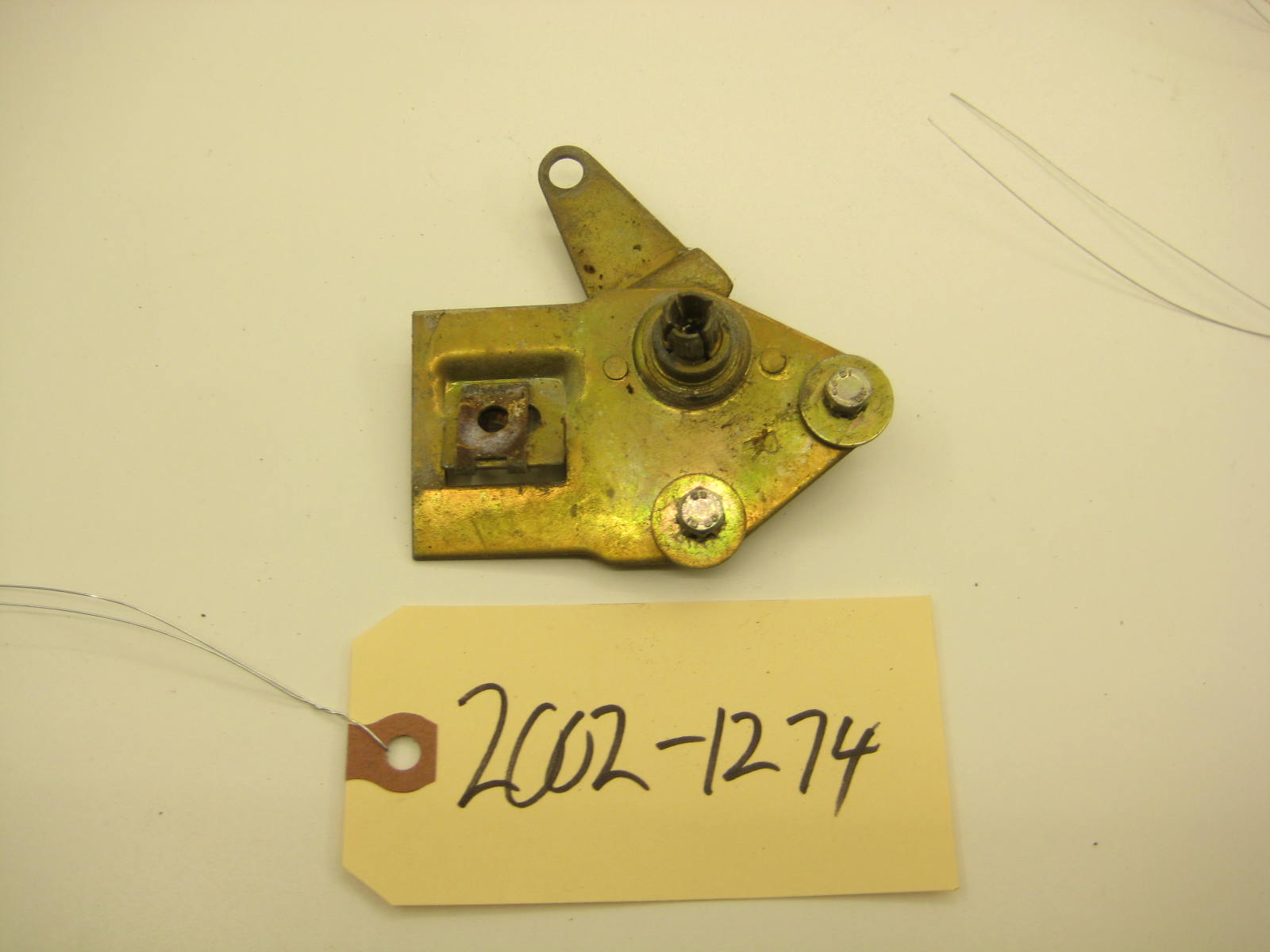bmw 2002 2002tii e10 passenger door latch mechanism 3