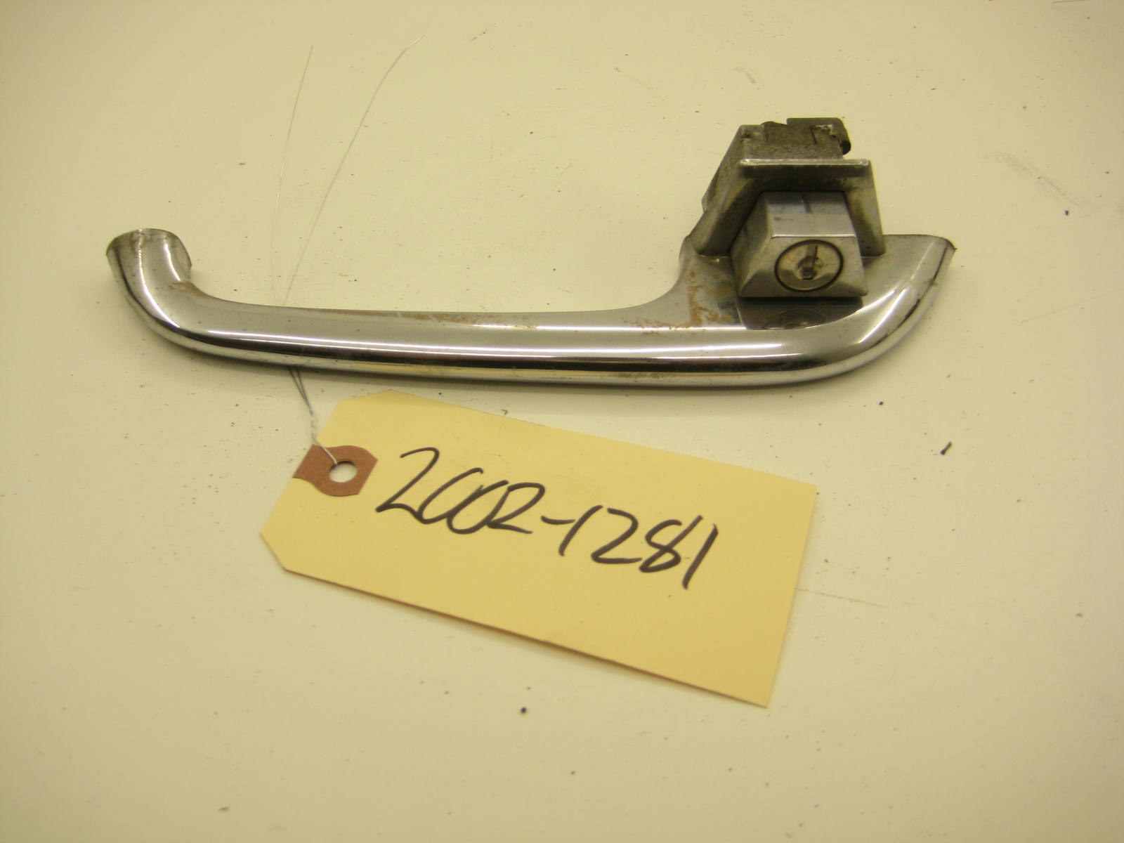 bmw 2002 2002tii e10 passenger right exterior door handle 2