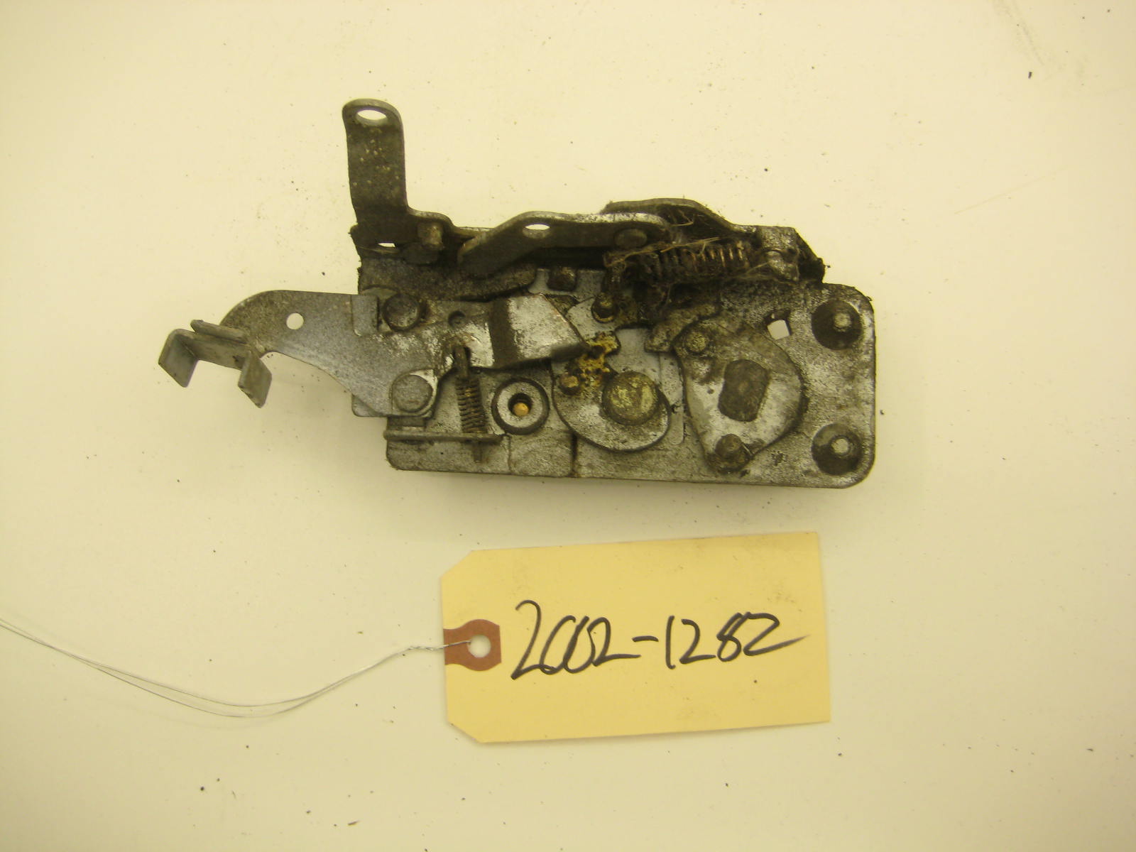 bmw 2002 2002tii e10 passenger right door latch mechanism
