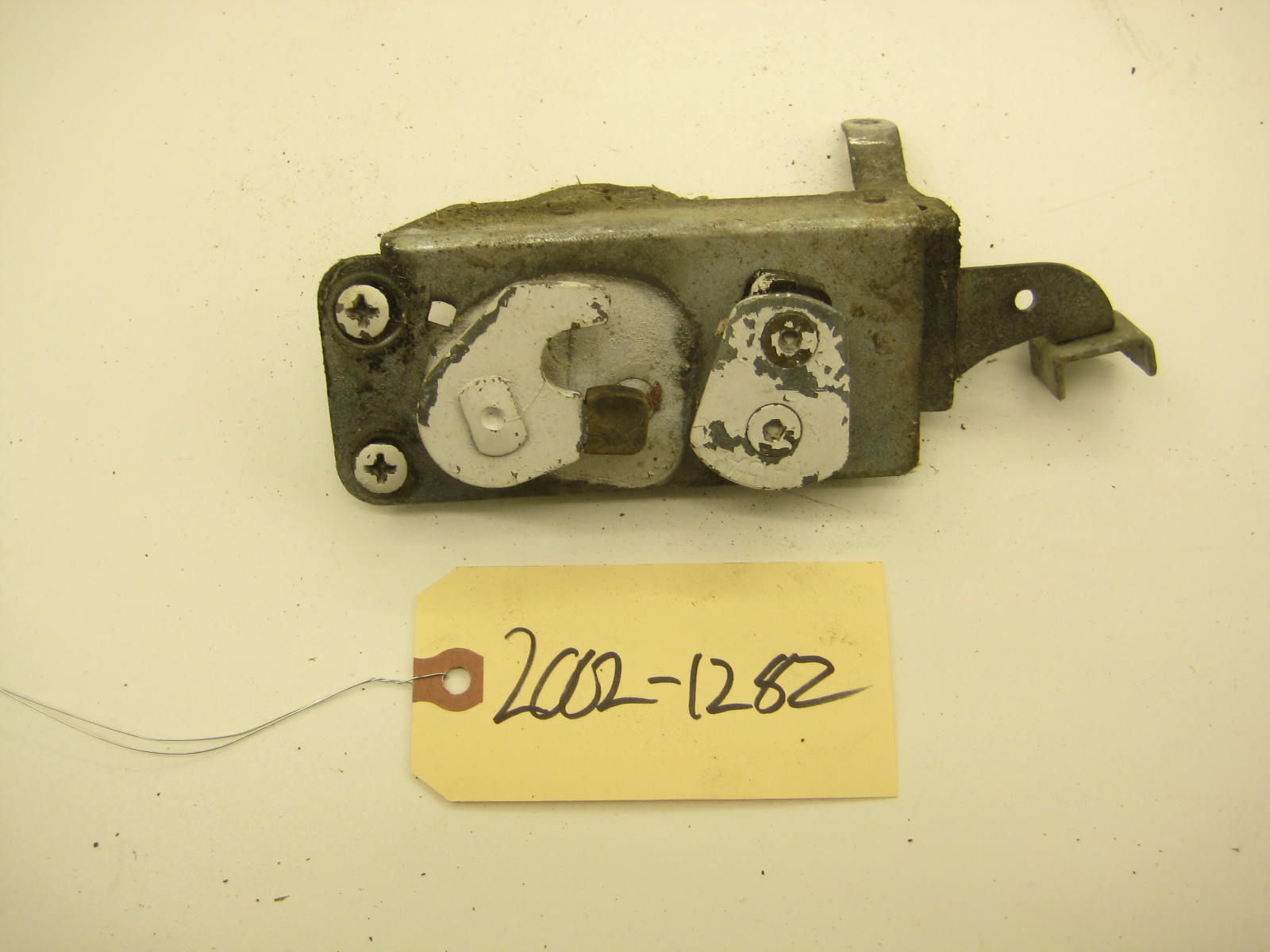 bmw 2002 2002tii e10 passenger right door latch mechanism
